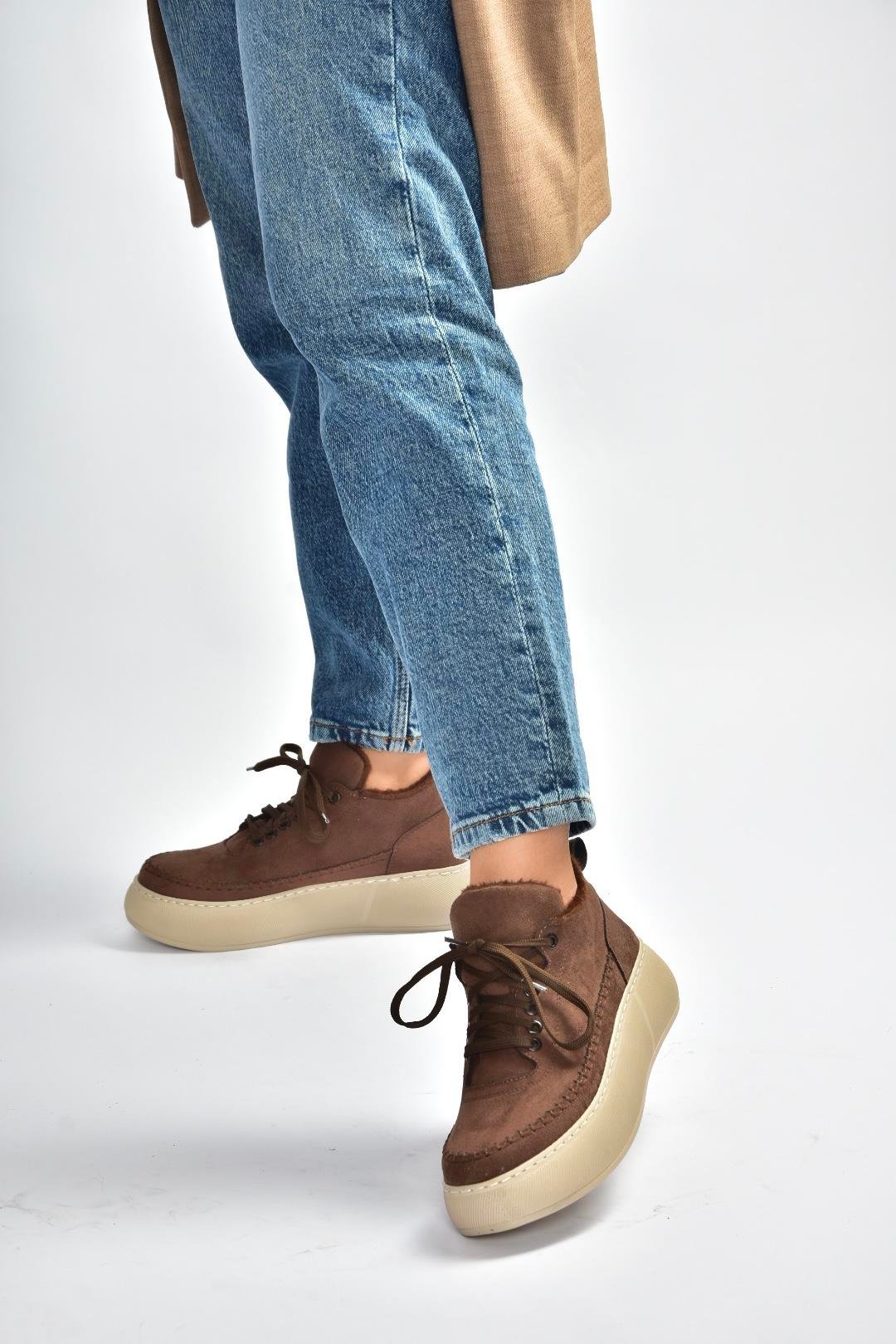 T811845302 Kahverengi Süet Kalın Tabanlı Kadın Ayakkabı