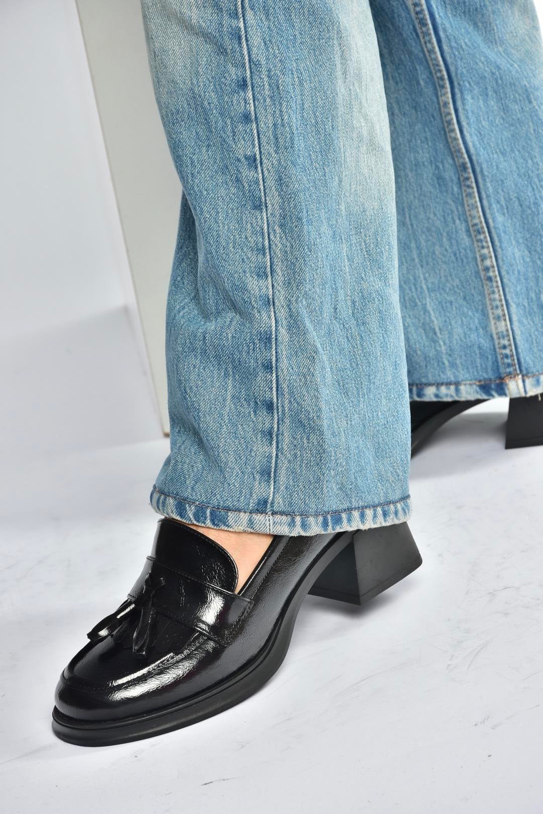 T820145460 Siyah Rustik Kalın Topuklu Kadın Ayakkabı