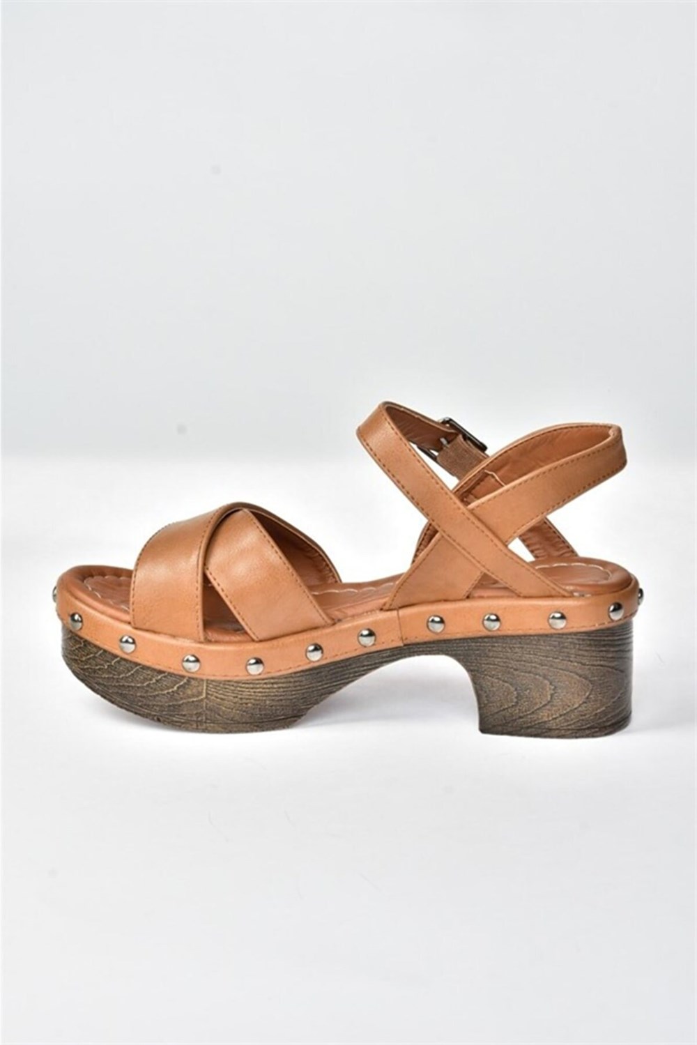 Taba Kalın Tabanlı Kadın Sandalet M996302009