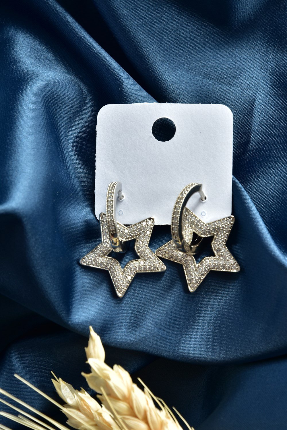 Taş İşlemeli Yıldız Sallantılı Gümüş Küpe KA021222