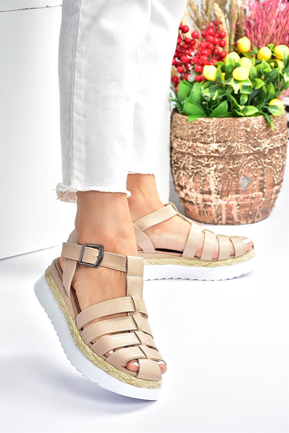 Ten Kalın Tabanlı Kafes Model Kadın Sandalet M996140409