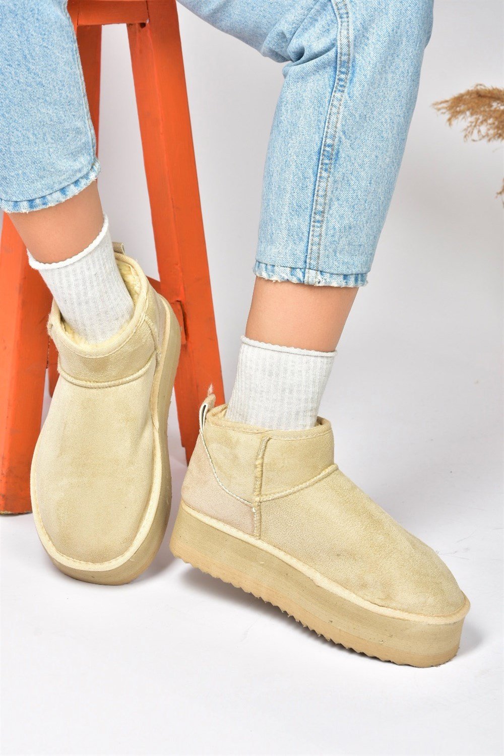 Ten Süet İçi Tüylü Kalın Tabanlı Yarım Kadın Bot N824509202