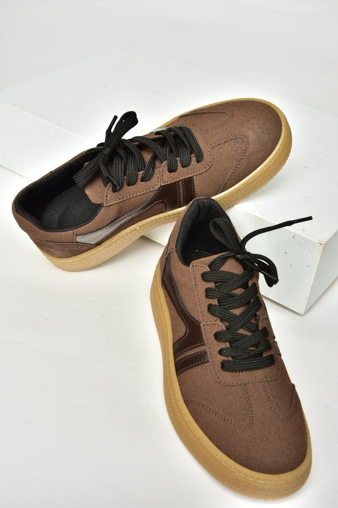 U274431102 Kahverengi Süet Spor Ayakkabı Sneakers