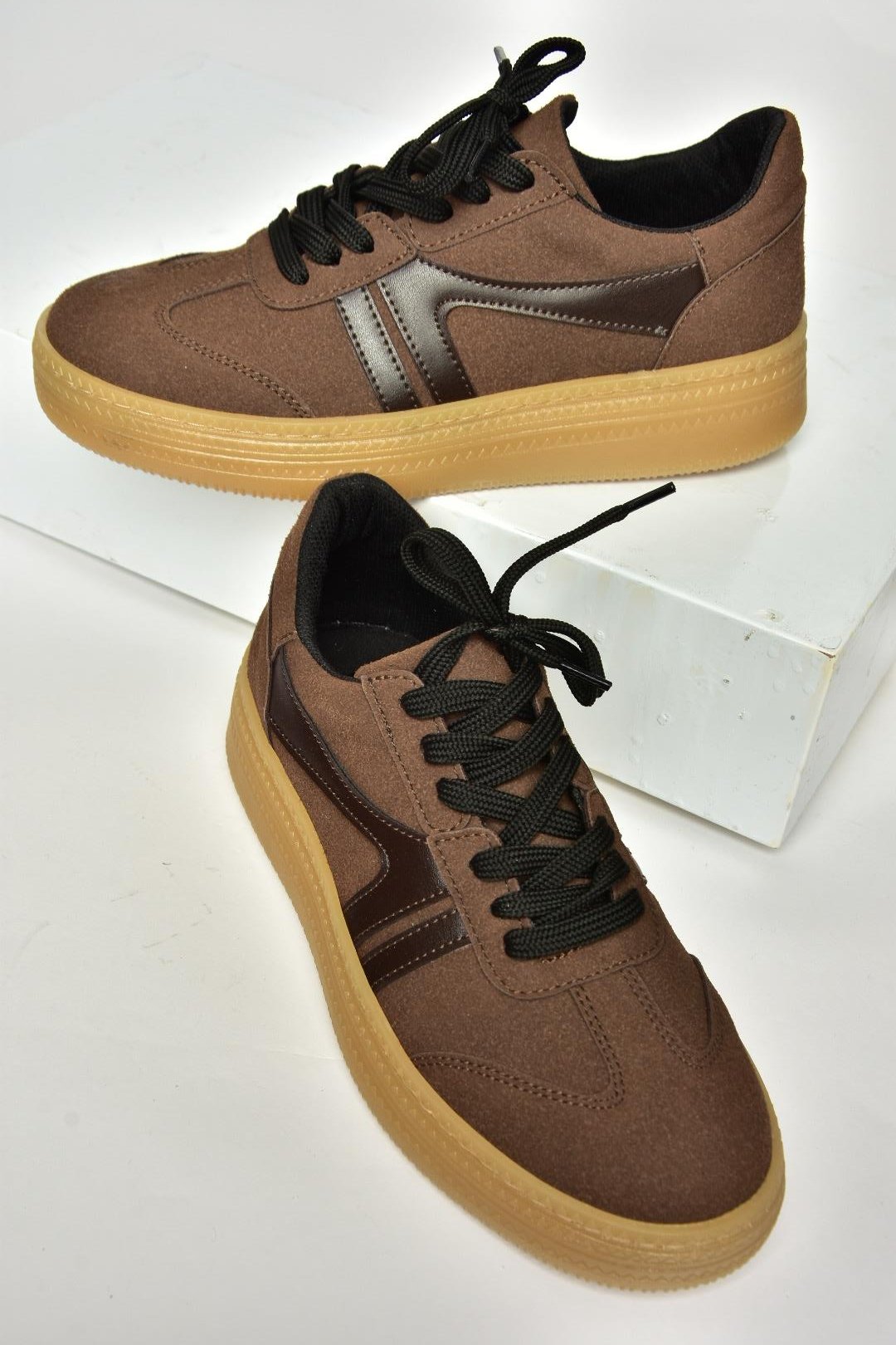 U274431102 Kahverengi Süet Spor Ayakkabı Sneakers