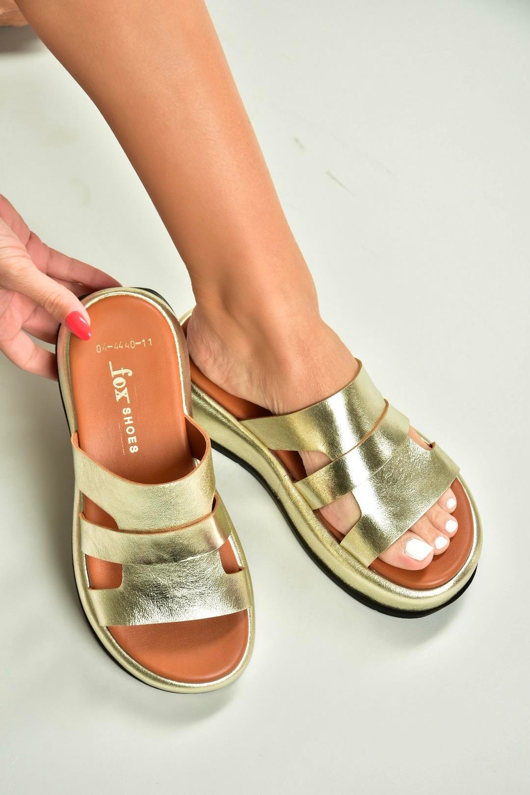 U296444003 Altın Hakiki Deri Kadın Terlik