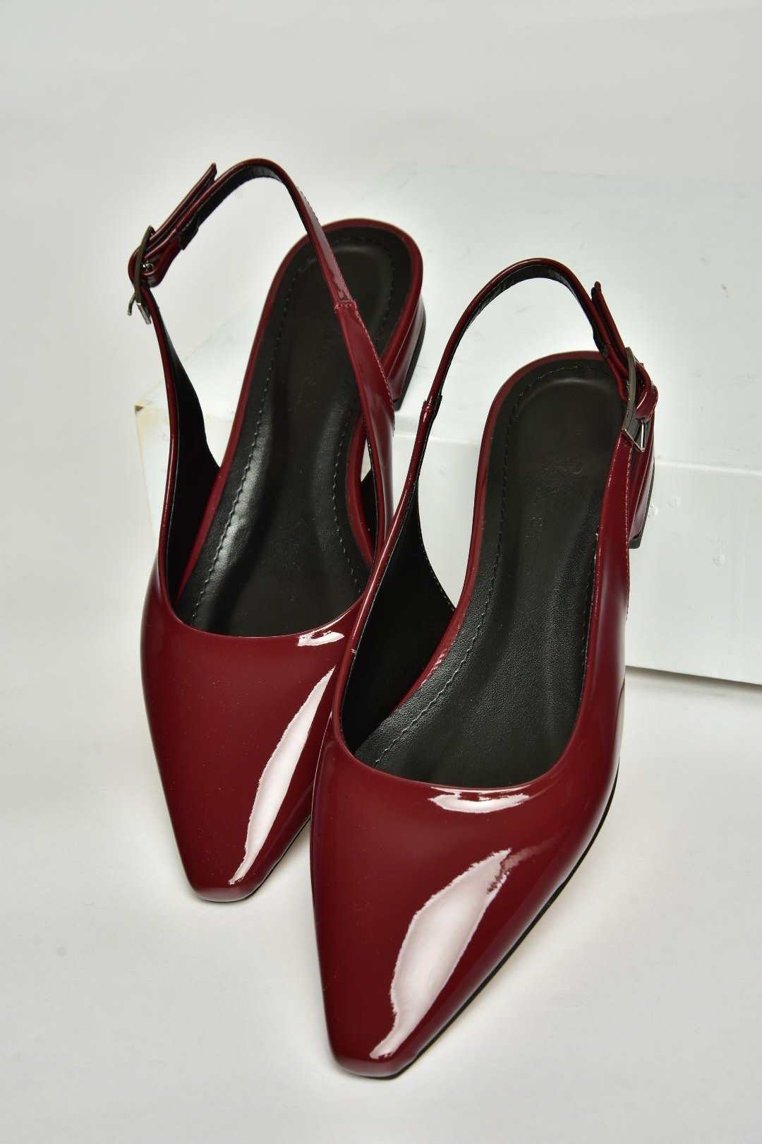 U404602208 Bordo Rugan Alçak Topuklu Kadın Ayakkabı