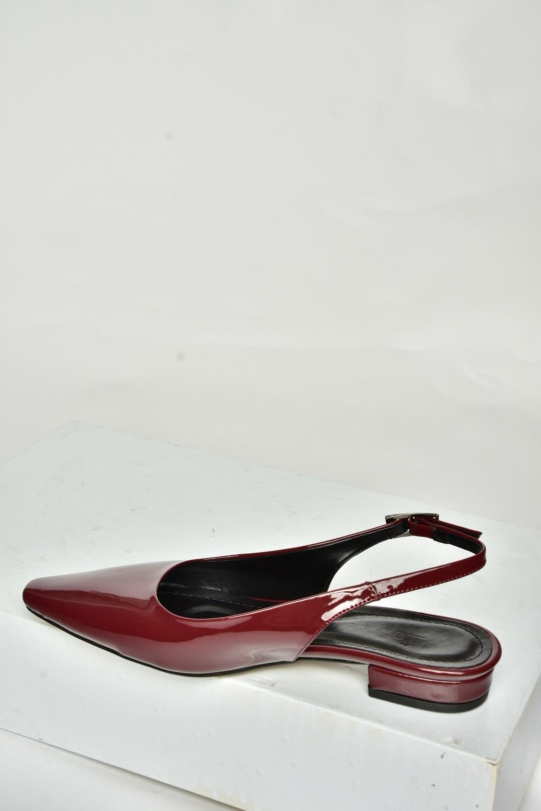 U404602208 Bordo Rugan Alçak Topuklu Kadın Ayakkabı