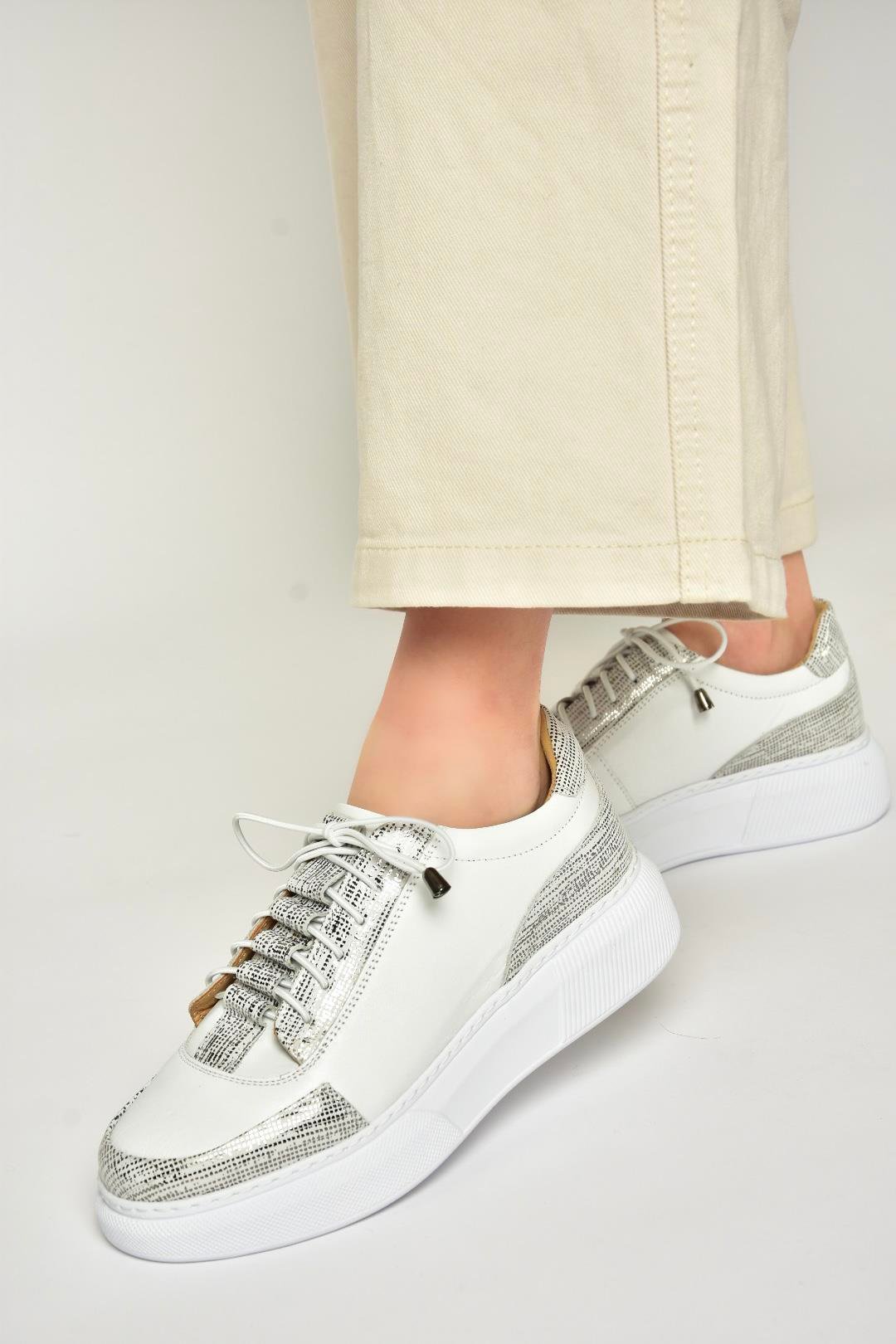 U540702103 Beyaz Hakiki Deri Spor Ayakkabı Sneakers