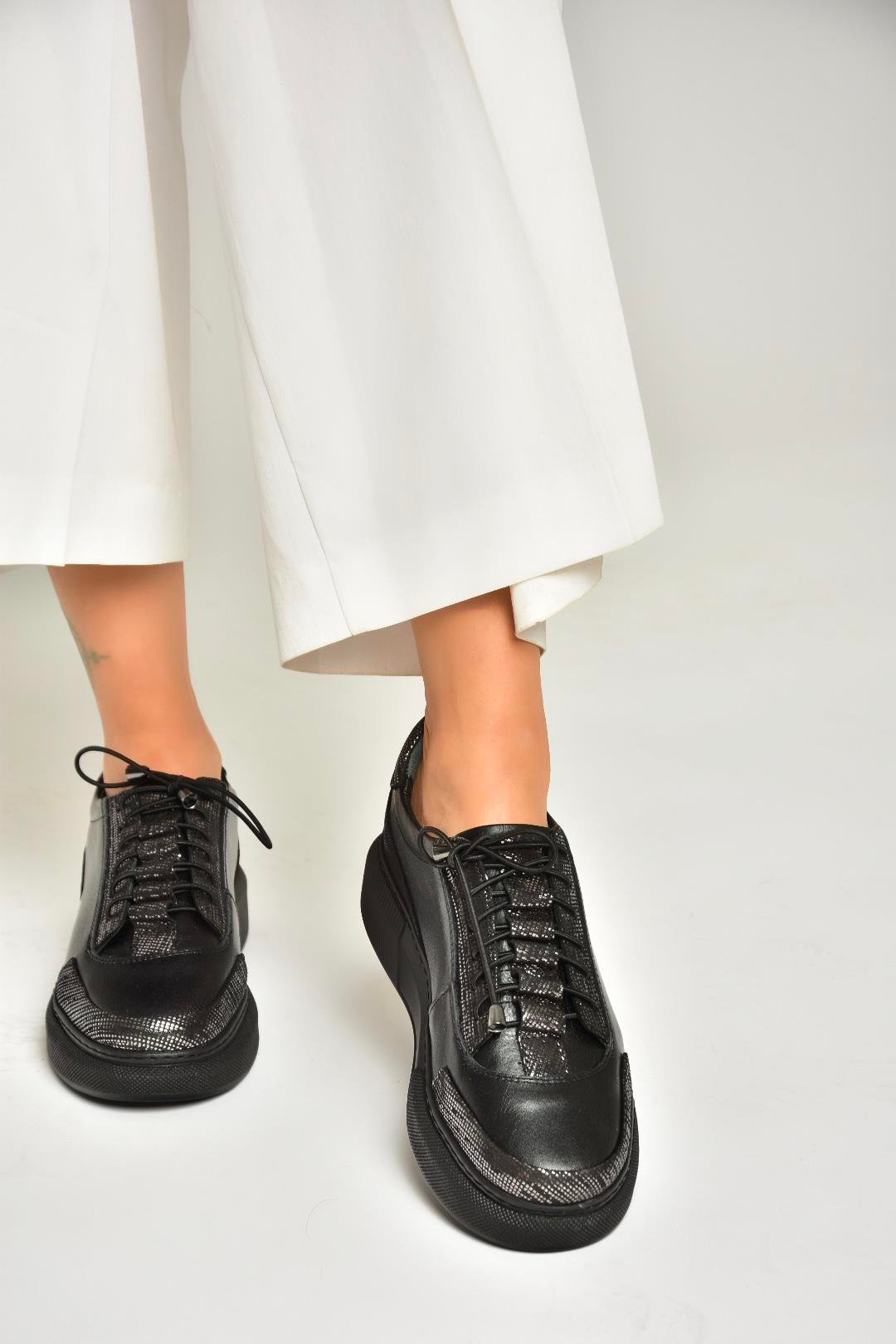 U540702103 Siyah Hakiki Deri Spor Ayakkabı Sneakers