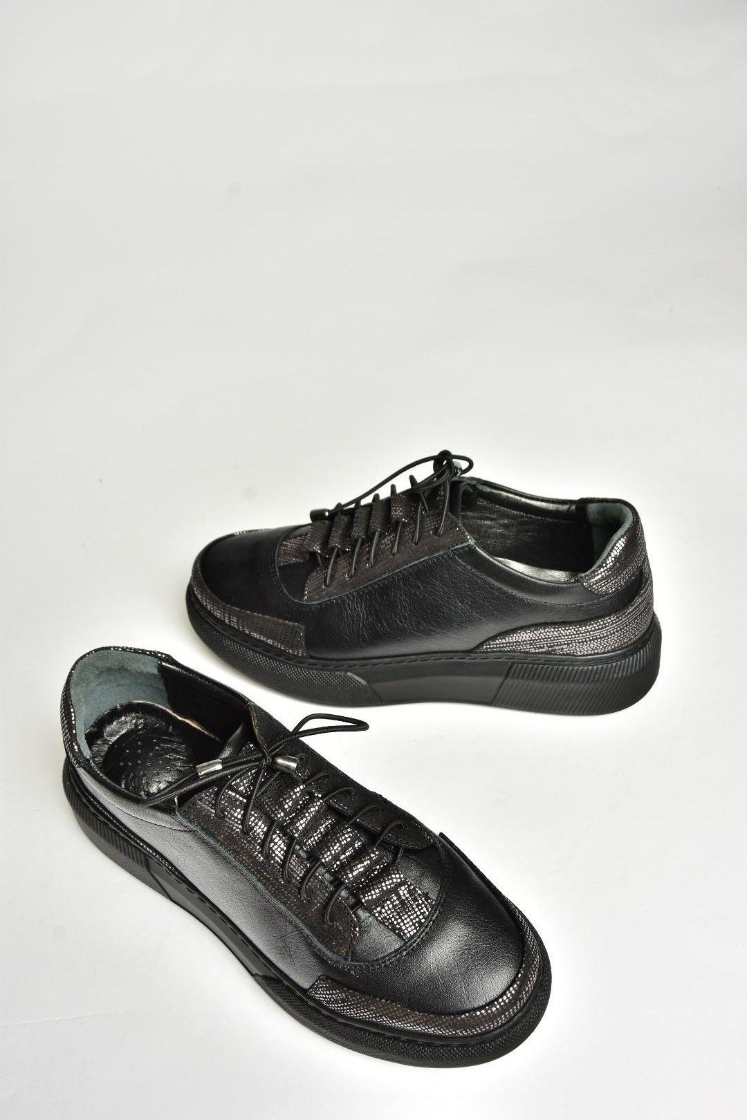 U540702103 Siyah Hakiki Deri Spor Ayakkabı Sneakers