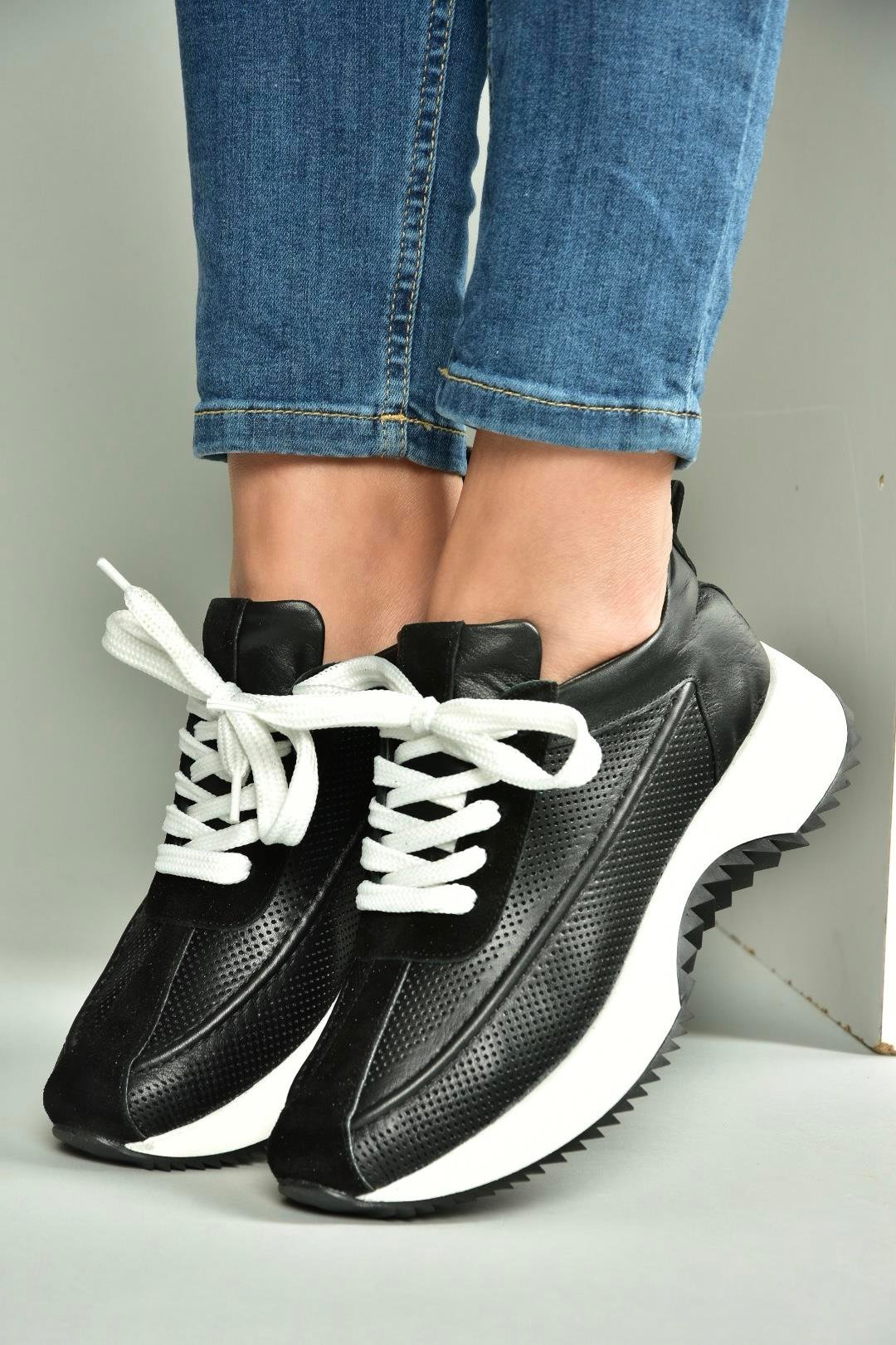 U555020503 Siyah Hakiki Deri Spor Ayakkabı Sneakers