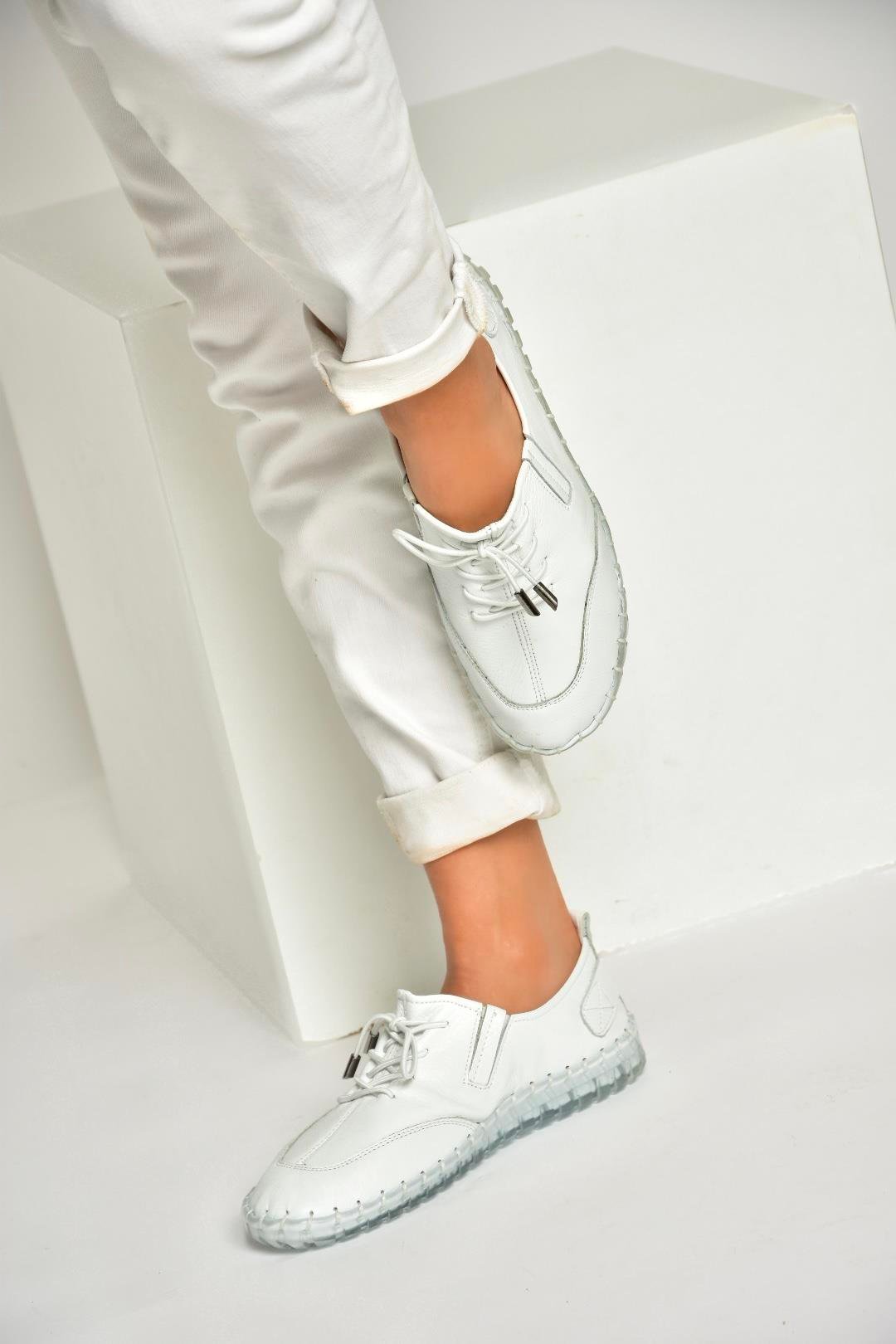 U555130503 Beyaz Hakiki Deri Spor Ayakkabı