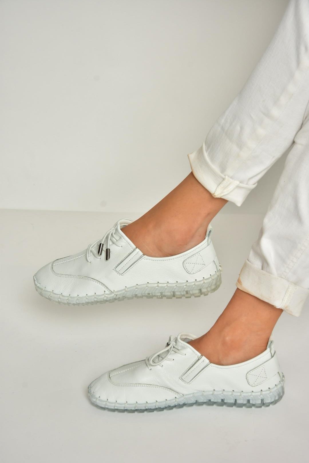 U555130503 Beyaz Hakiki Deri Spor Ayakkabı