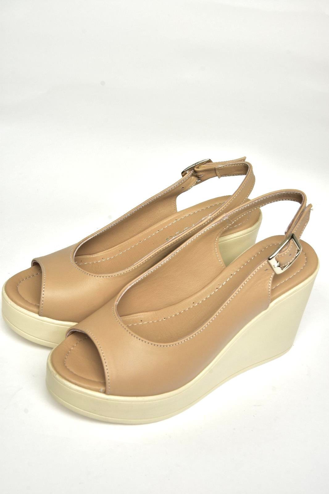 U555225003 Bej Hakiki Deri Dolgu Topuklu Kadın Ayakkabı