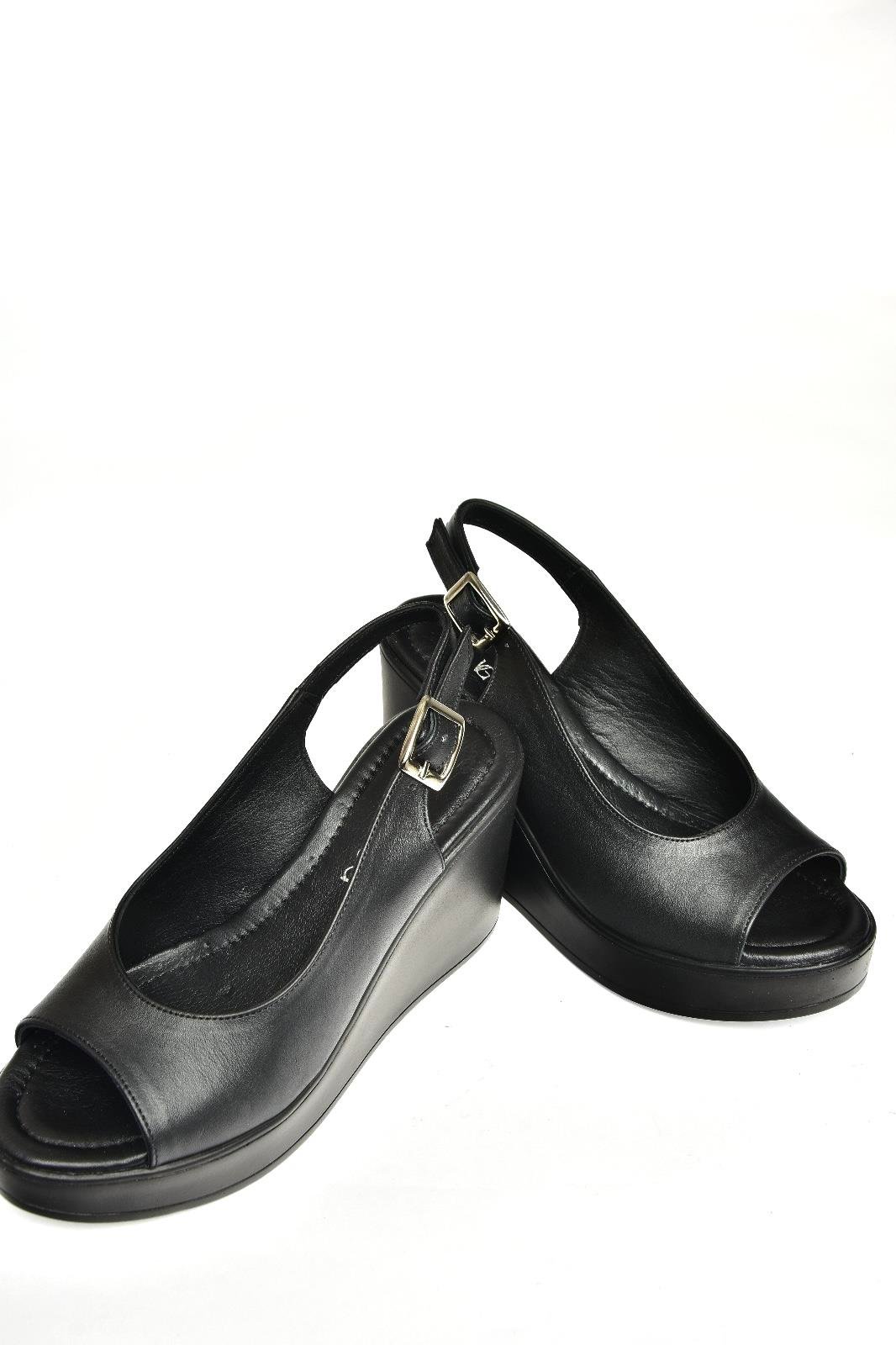 U555225003 Siyah Hakiki Deri Dolgu Topuklu Kadın Ayakkabı