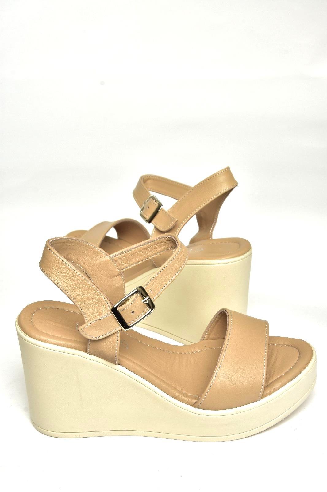 U555250203 Bej Hakiki Deri Dolgu Topuklu Kadın Ayakkabı