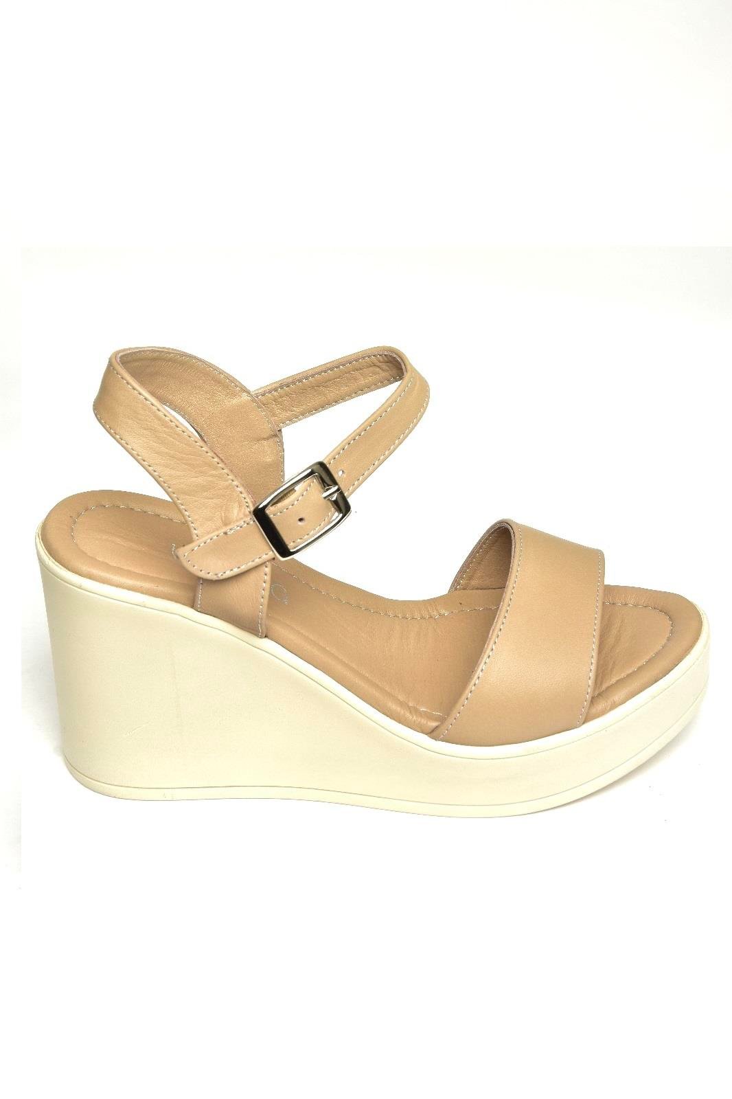 U555250203 Bej Hakiki Deri Dolgu Topuklu Kadın Ayakkabı