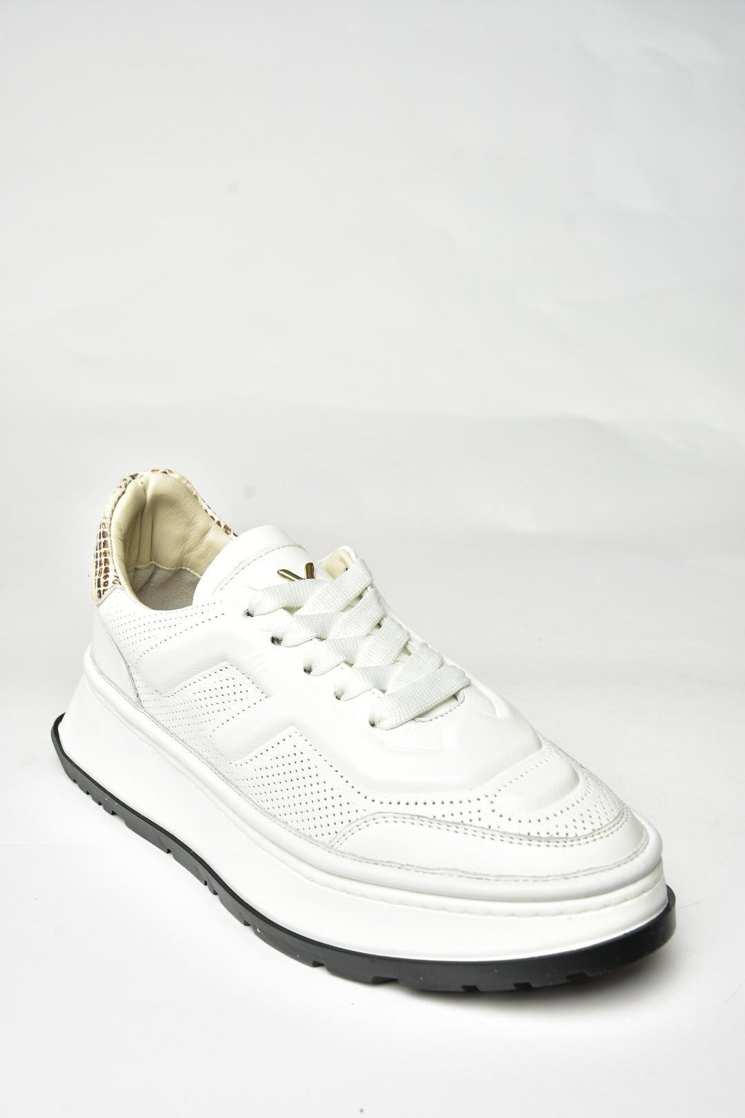 U555605603 Beyaz Hakiki Deri Kalın Tabanlı Spor Ayakkabı Sneakers