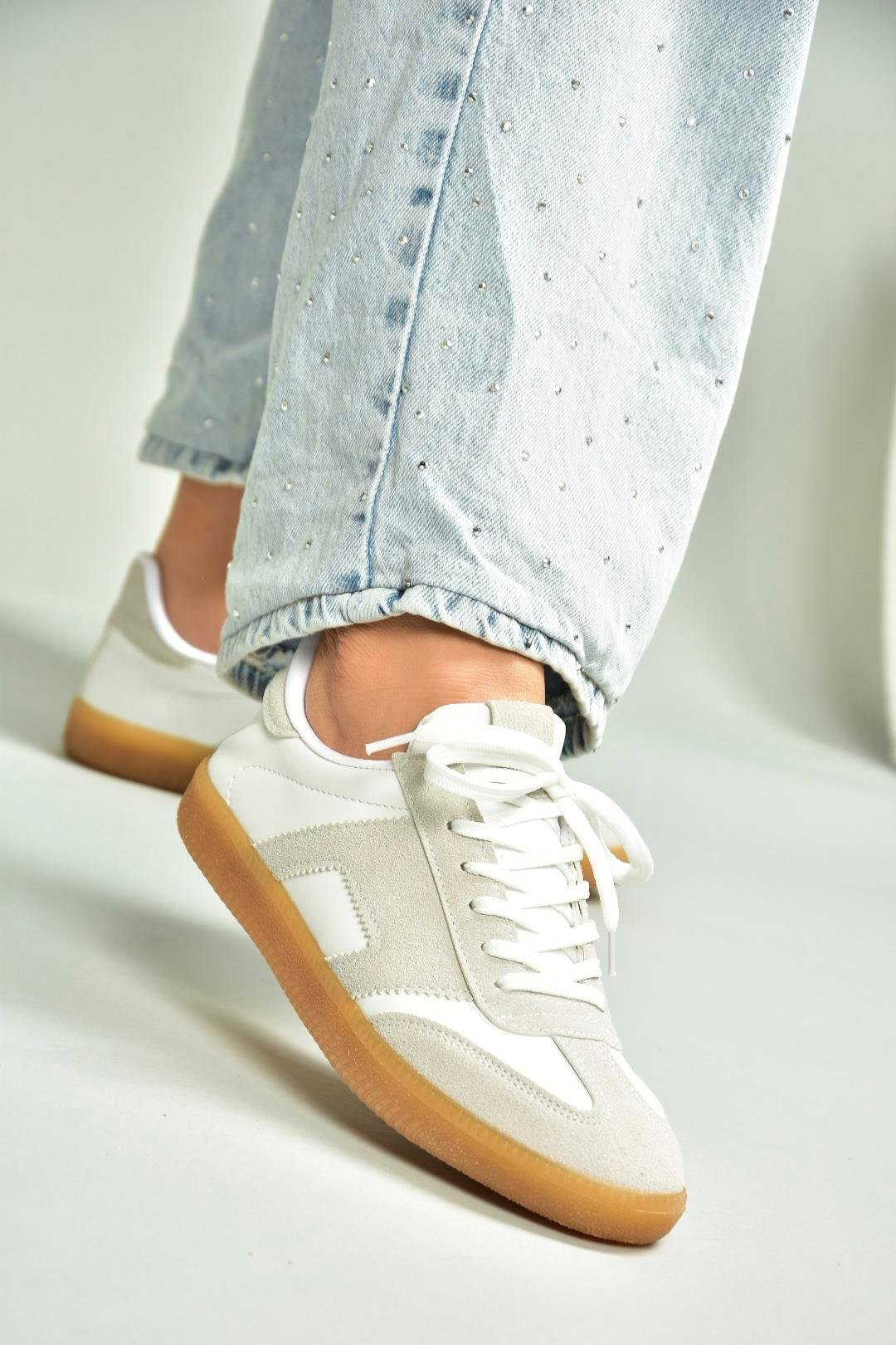 U652857302 Beyaz/Gri Süet Kadın Spor Ayakkabı Sneakers