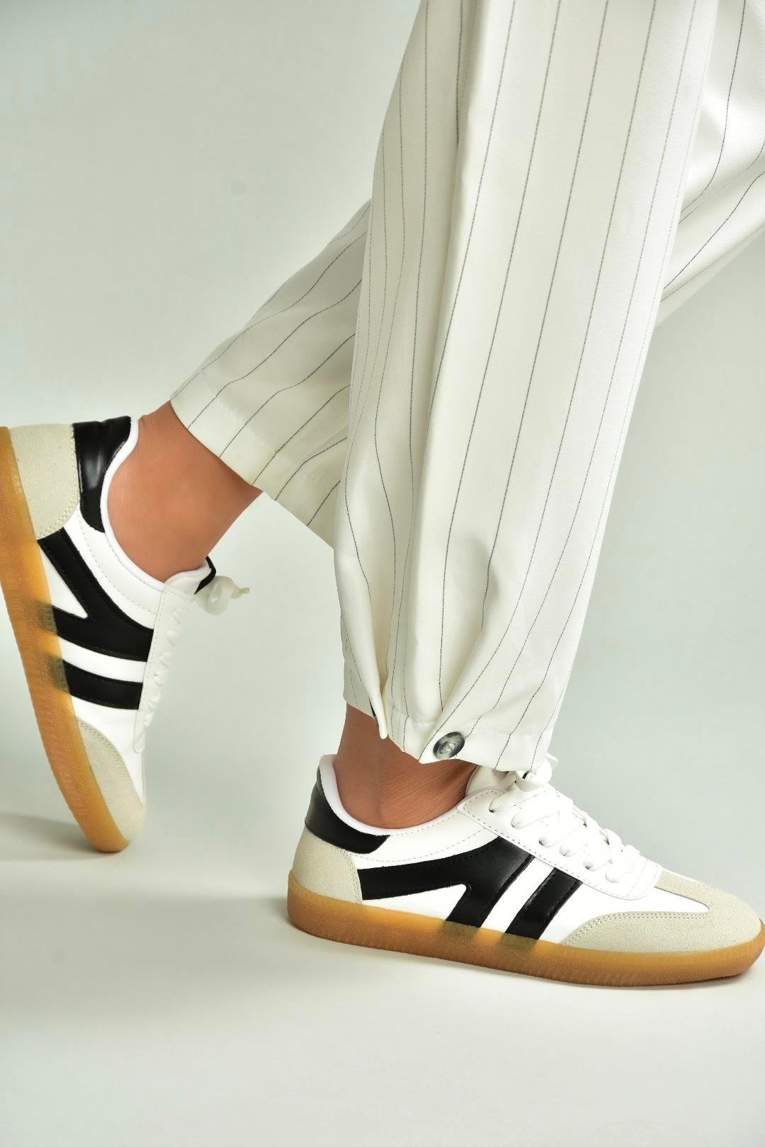 U652861409 Beyaz/Siyah Kadın Spor Ayakkabı Sneakers