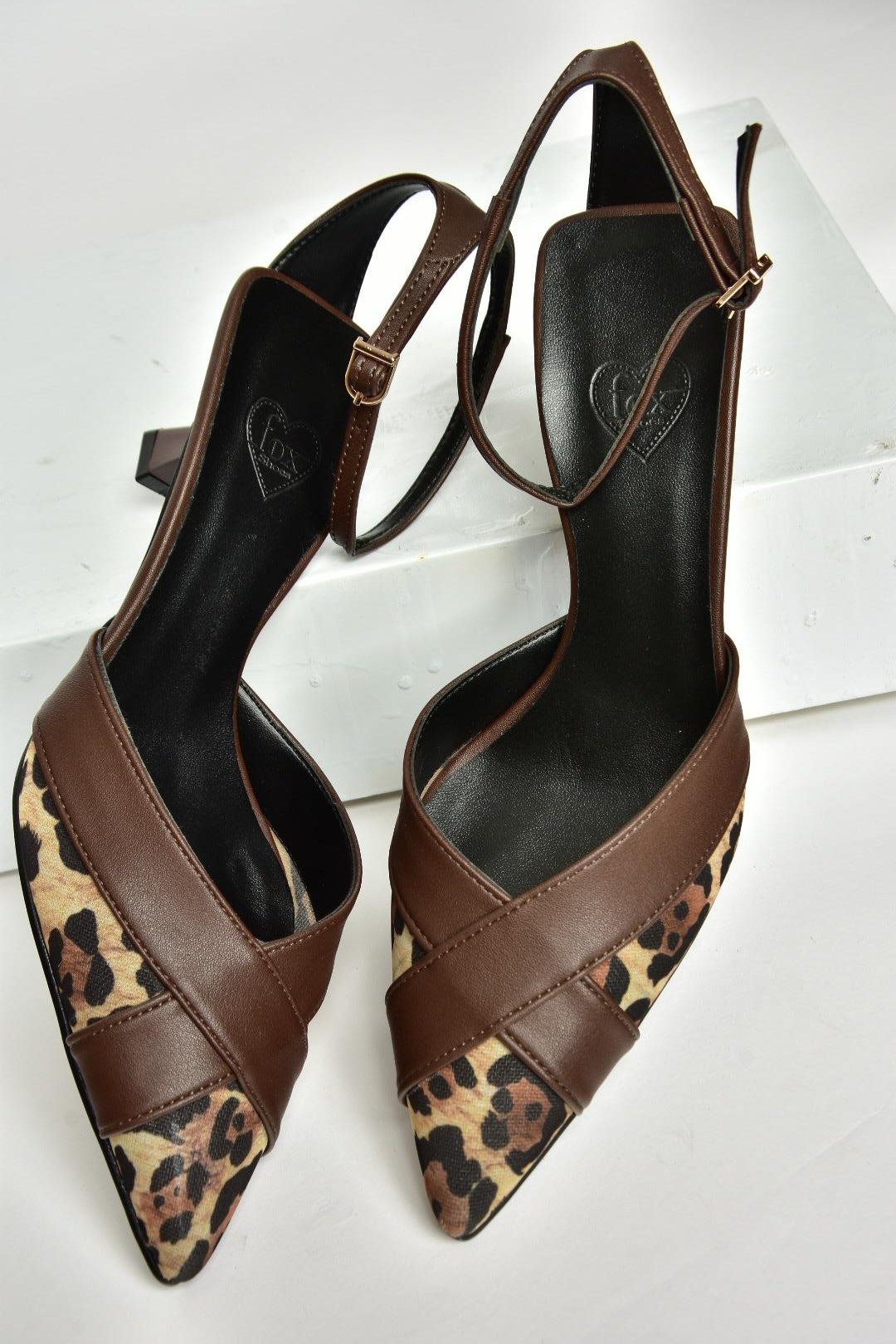 U654074209 Kahverengi/Leopar İnce Topuklu Kadın Ayakkabı