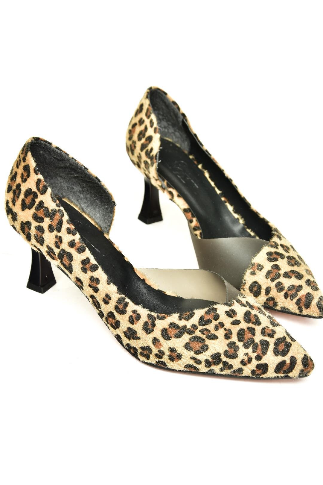 U676035302 Leopar Süet Topuklu Kadın Ayakkabı