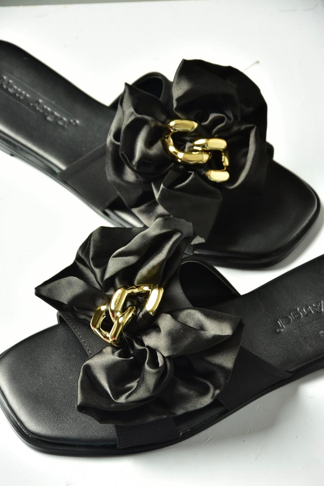 U676172504 Siyah Kumaş Kadın Terlik