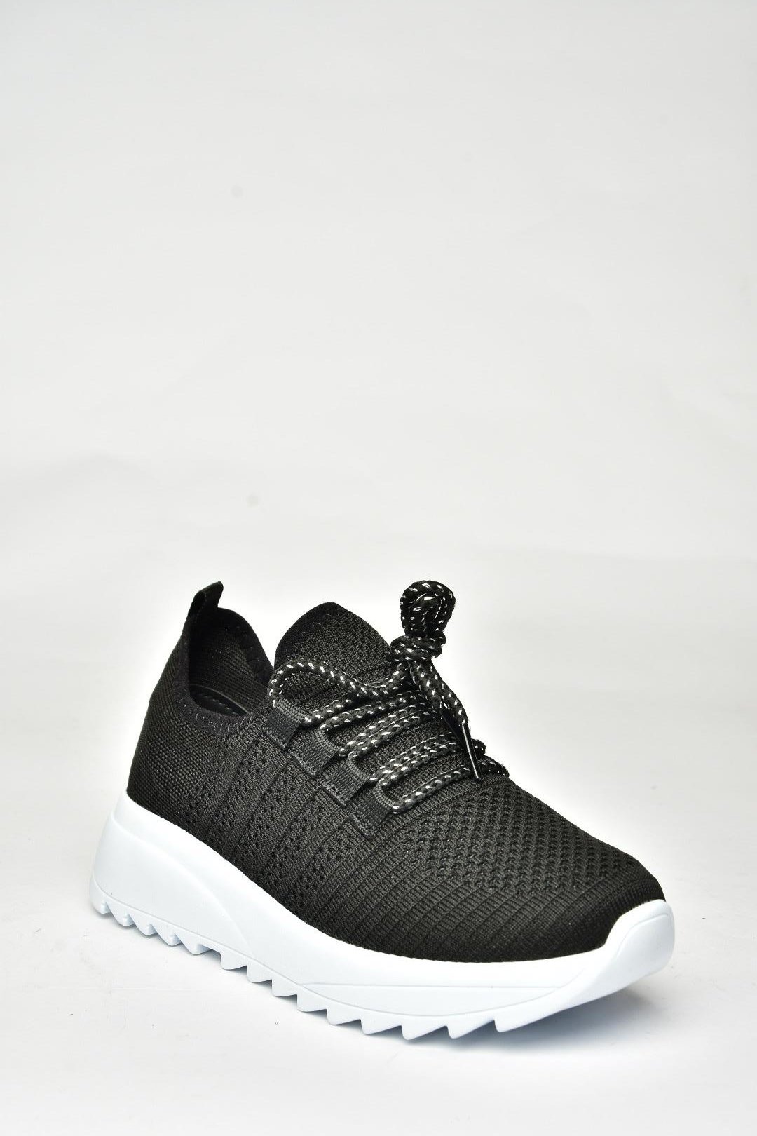 U702101204 Siyah/Beyaz Kumaş Spor Ayakkabı Sneakers