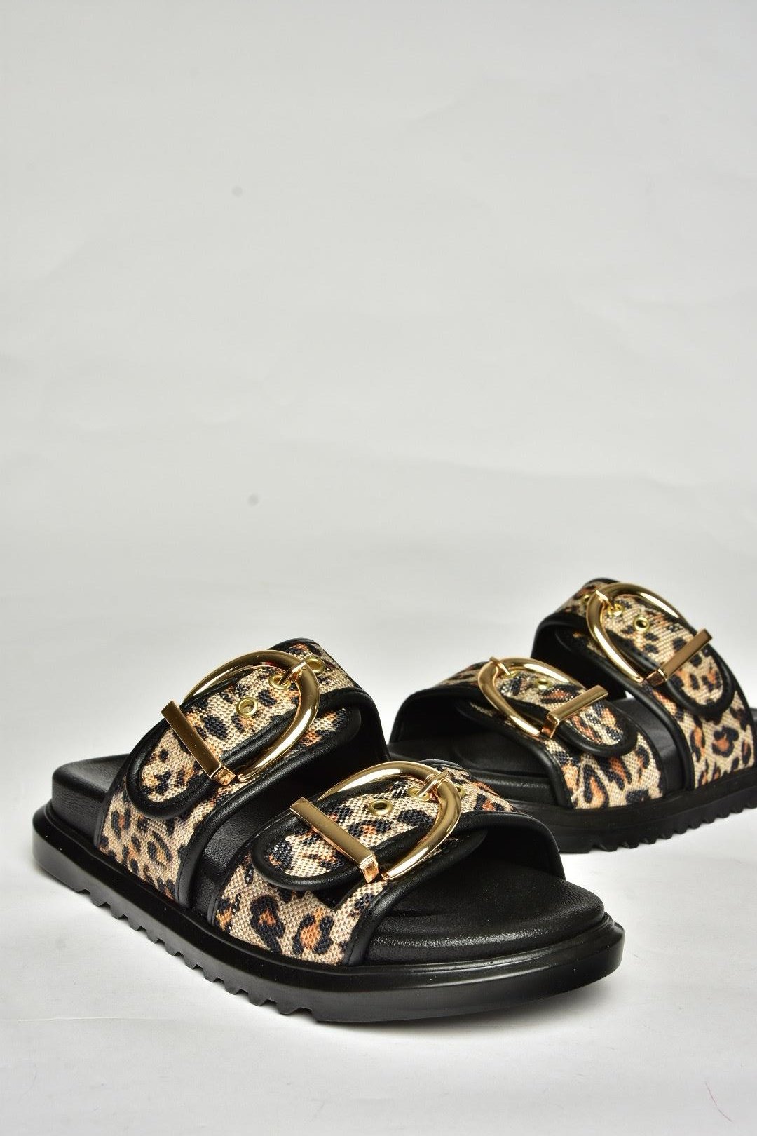 U725792017 Siyah Leopar Hasır Terlik