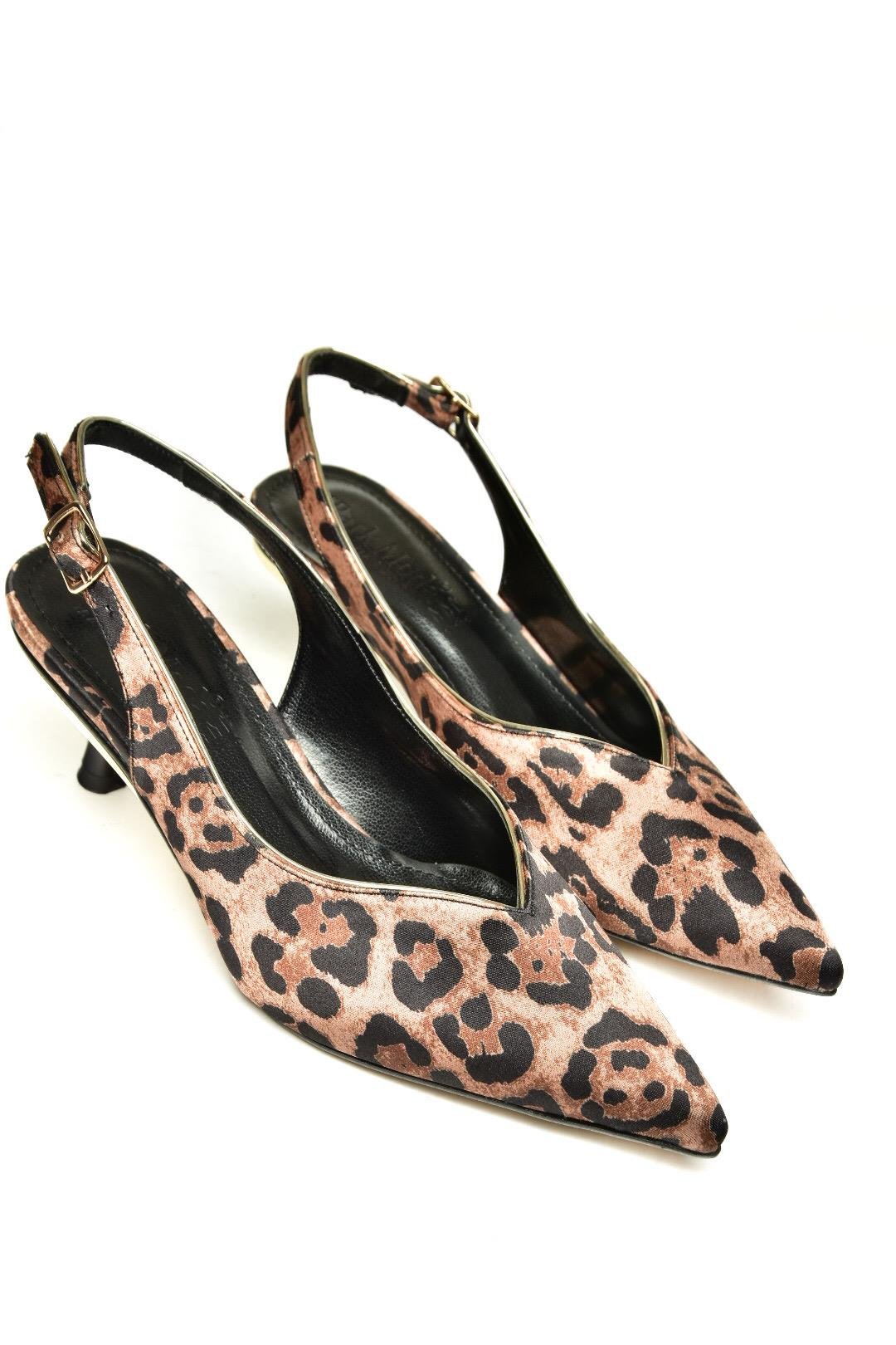 U820503304 Leopar Kumaş Alçak Topuklu Kadın Ayakkabı