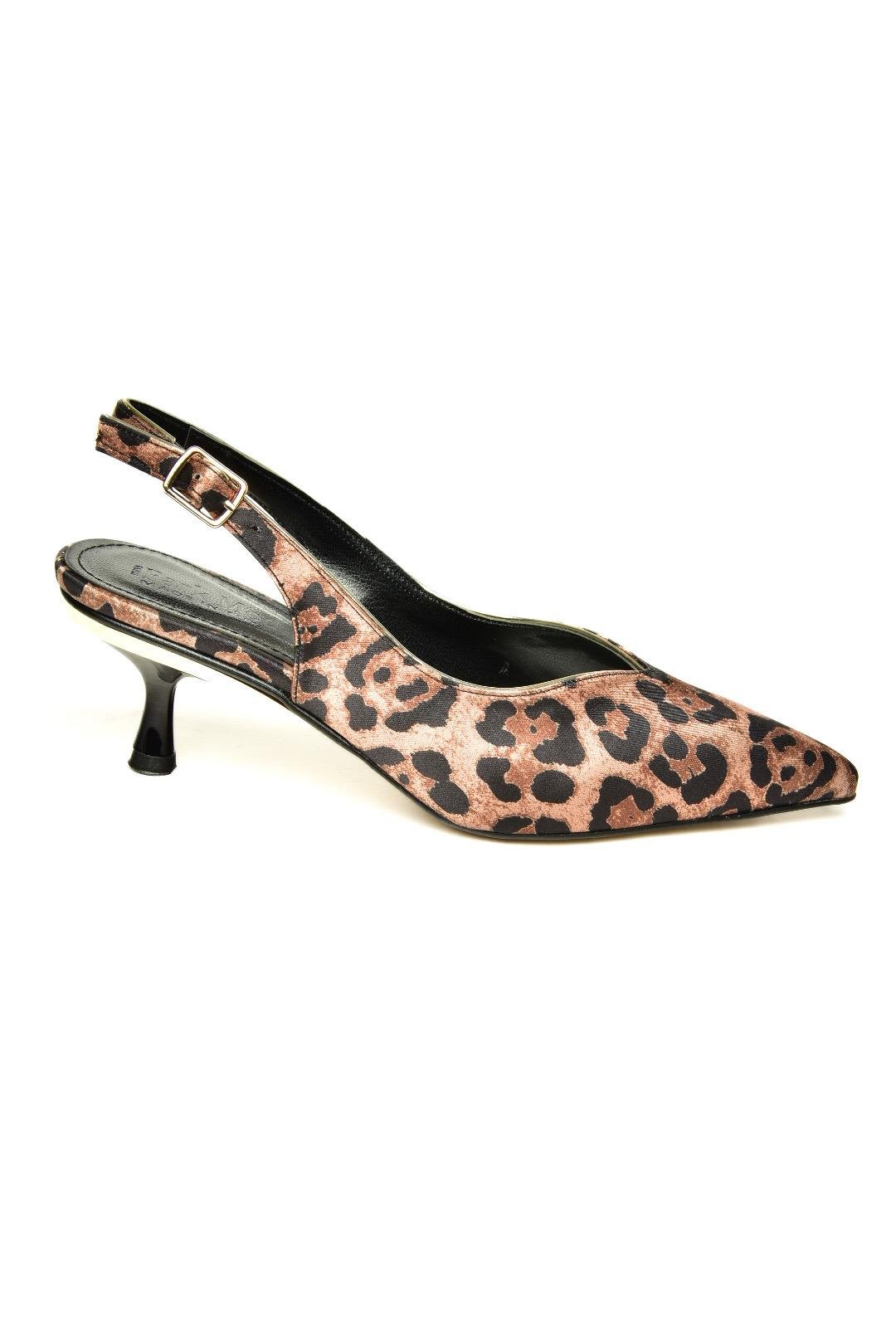 U820503304 Leopar Kumaş Alçak Topuklu Kadın Ayakkabı