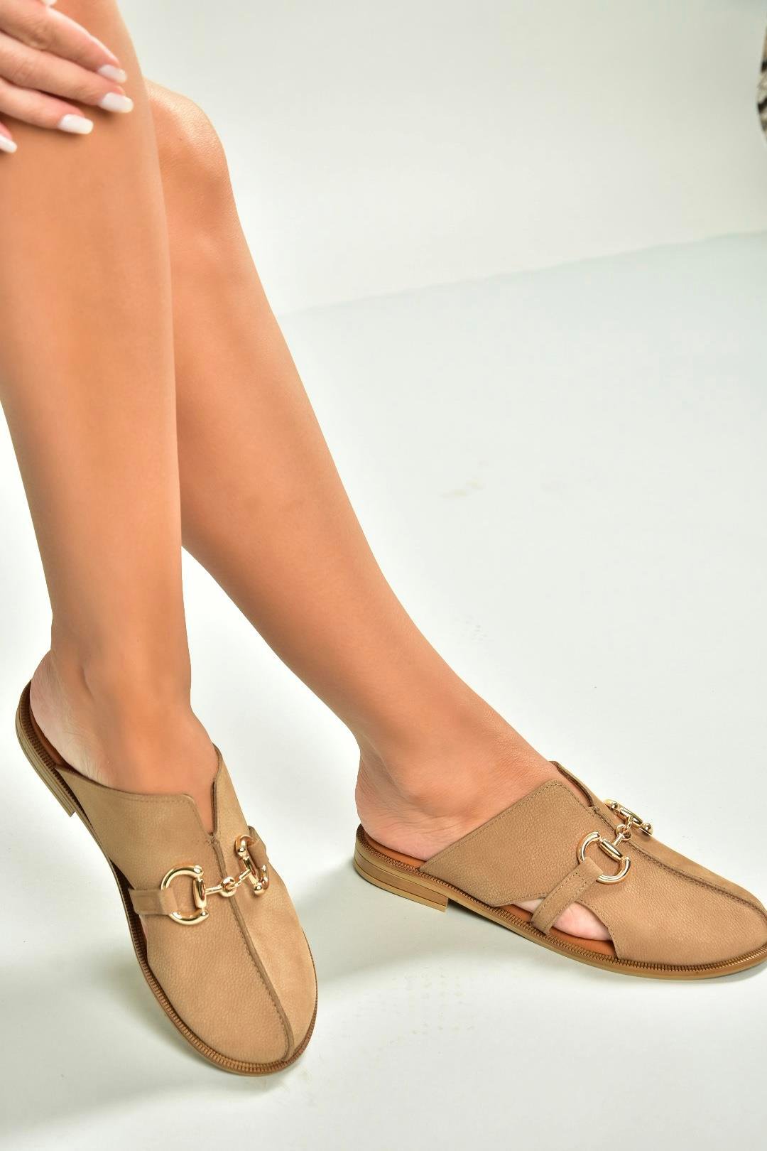 U944150403 Vizon Hakiki Deri Önü Kapalı Kadın Terlik