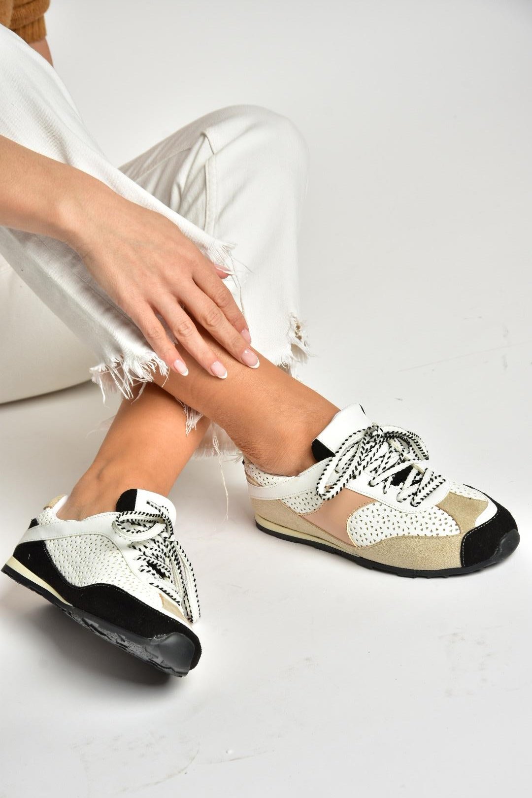 U973657309 Beyaz/Siyah Spor Ayakkabı Sneakers