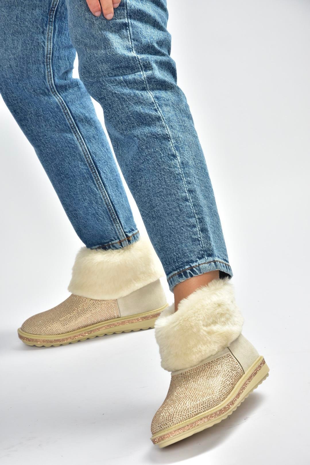 V250014702 Bej Süet Tüylü Kadın Bot