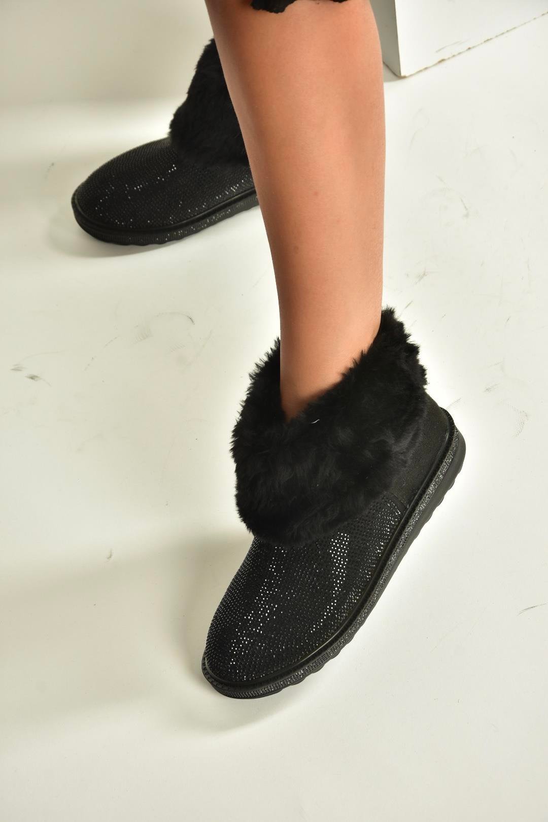 V250014702 Siyah Süet Tüylü Kadın Bot