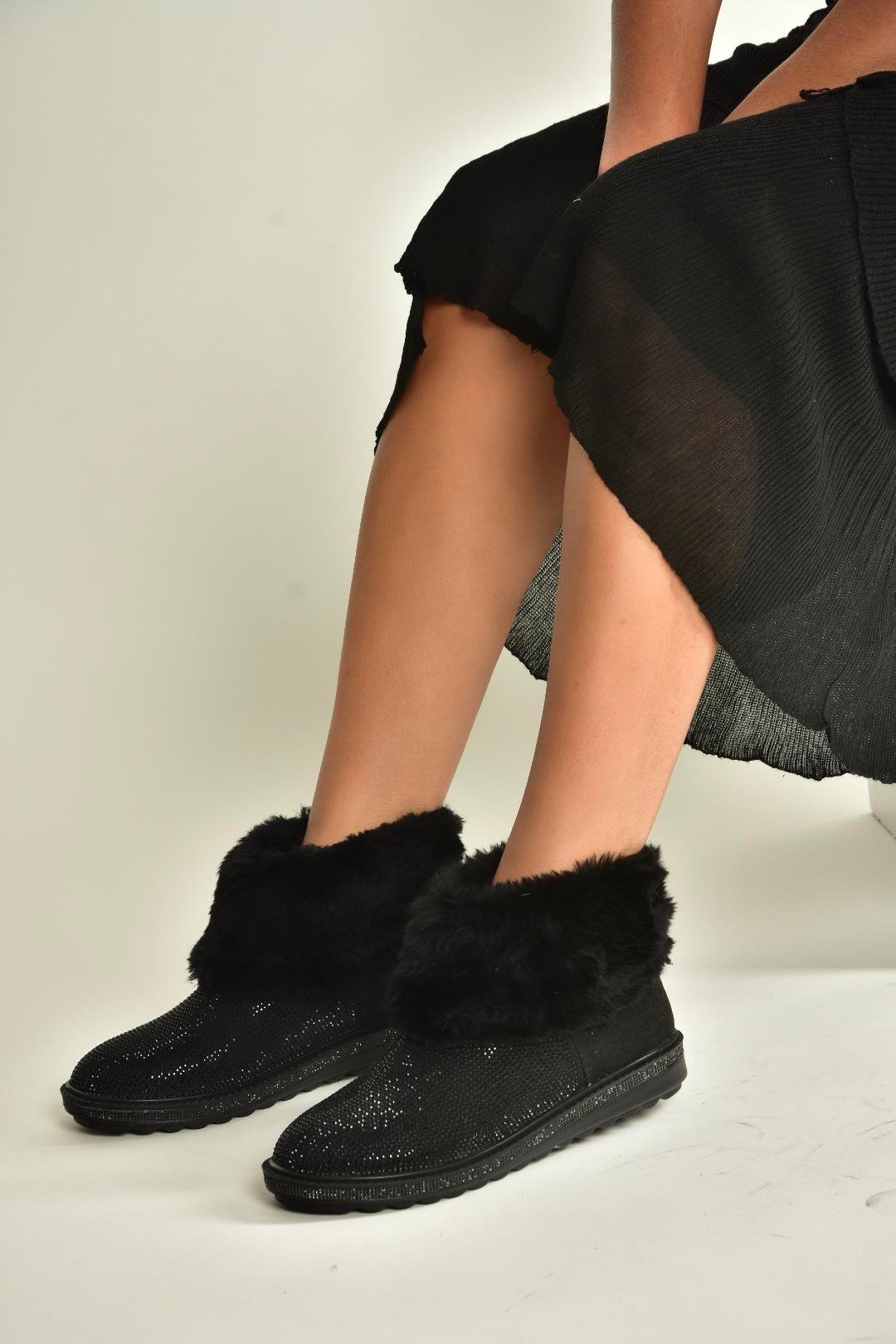 V250014702 Siyah Süet Tüylü Kadın Bot