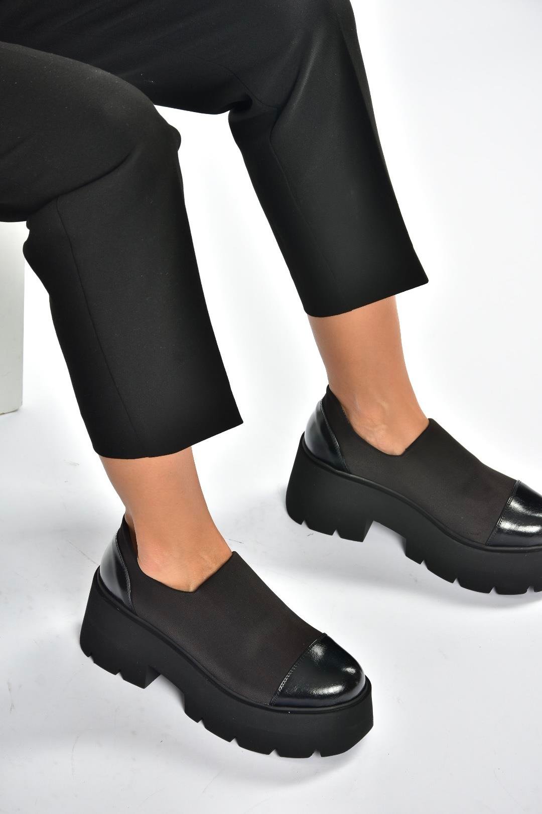 V272906404 Siyah Kumaş Kalın Tabanlı Kadın Ayakkabı