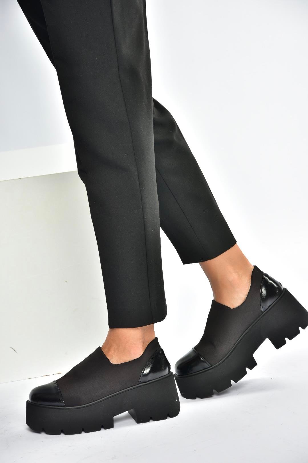 V272906404 Siyah Kumaş Kalın Tabanlı Kadın Ayakkabı