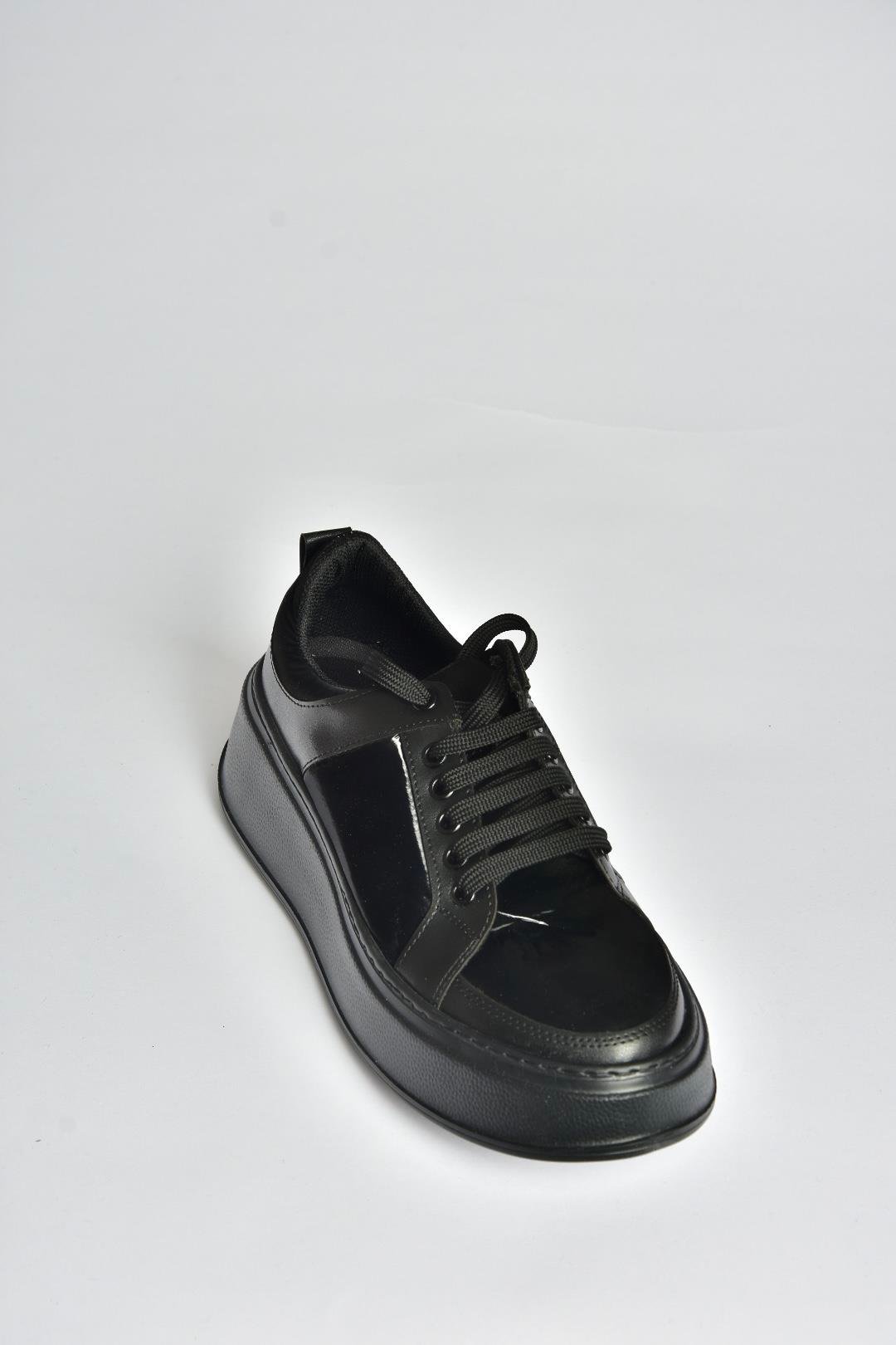 V274728004 Siyah Kalın Tabanlı Spor Ayakkabı Sneakers