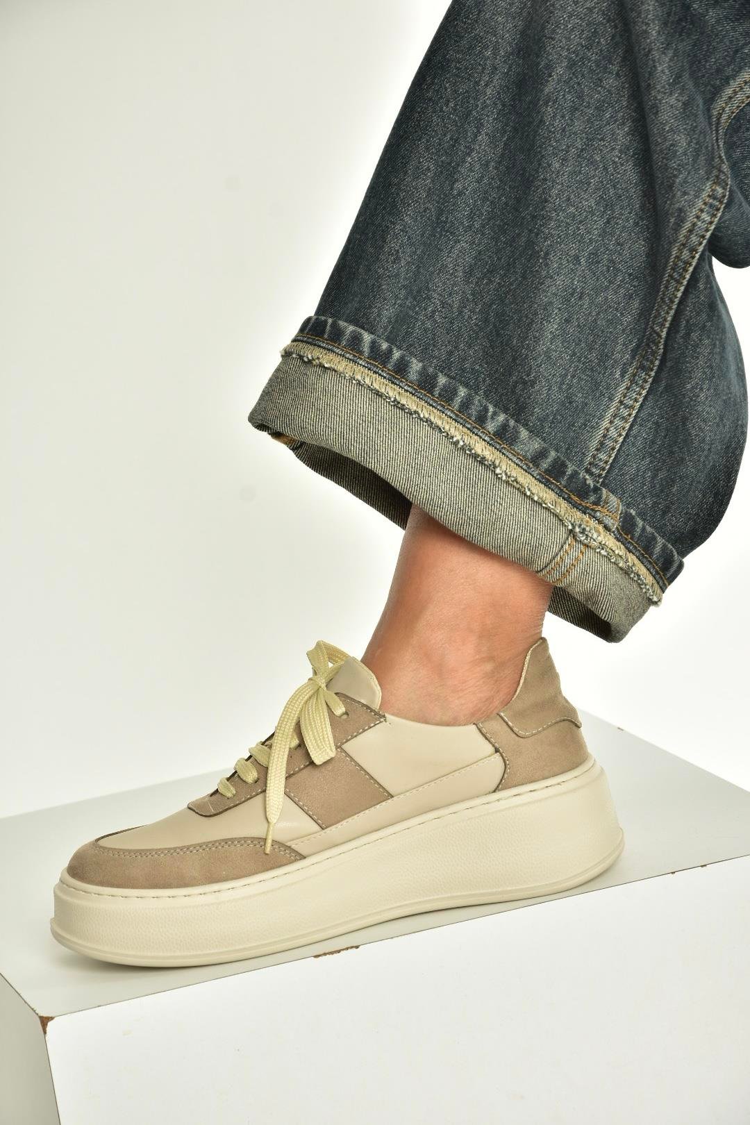 V274949109 Bej Kalın Tabanlı Spor Ayakkabı Sneakers