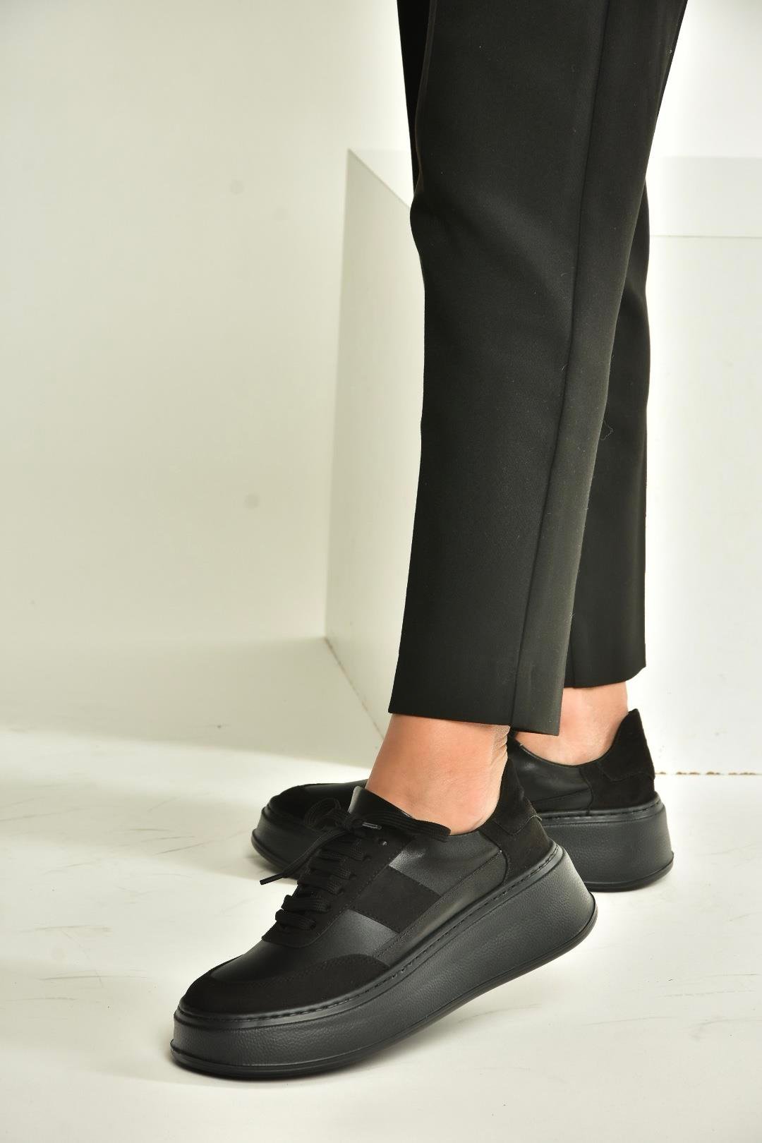 V274949109 Siyah Kalın Tabanlı Spor Ayakkabı Sneakers
