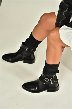 V312362260 Siyah Rustik Kemer DetaylI Kadın Bot
