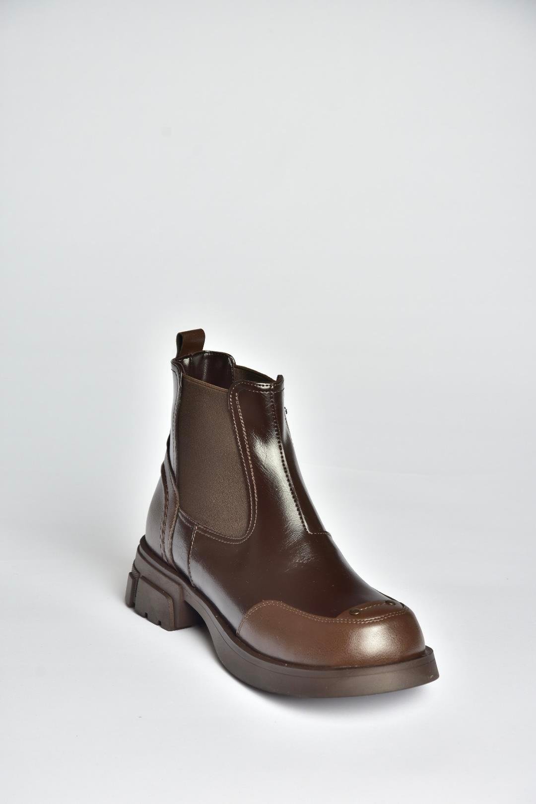 V312402609 Kahverengi Kalın Tabanlı Lastik Detaylı Kadın Bot