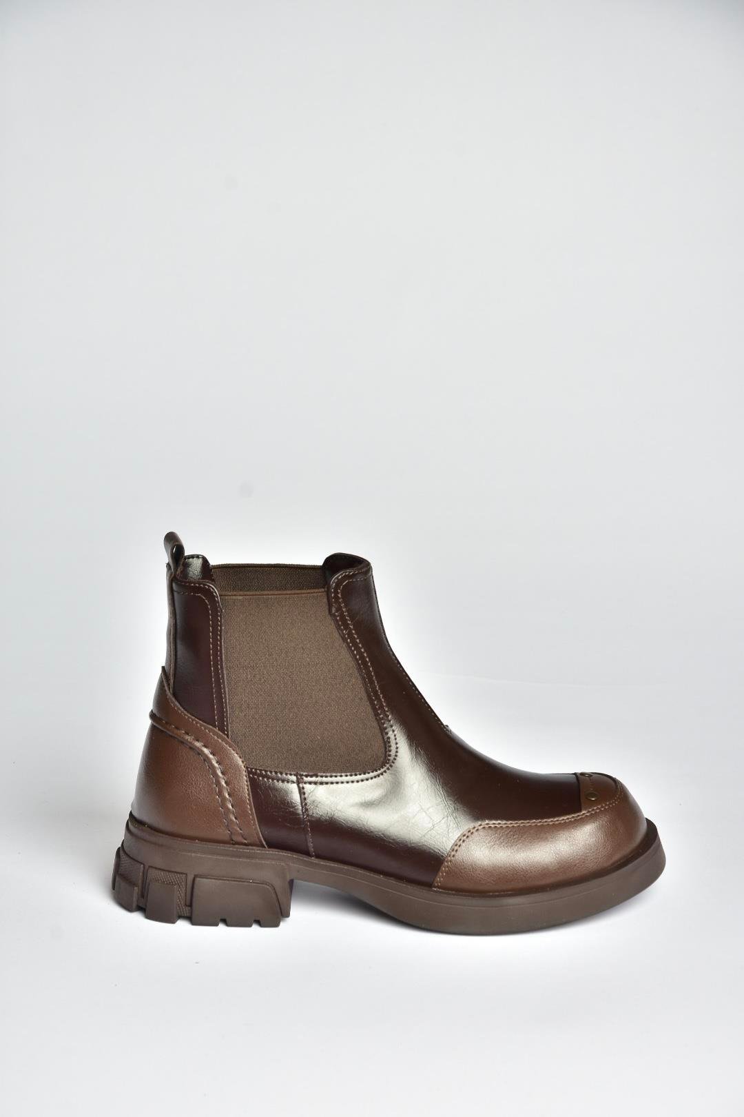 V312402609 Kahverengi Kalın Tabanlı Lastik Detaylı Kadın Bot