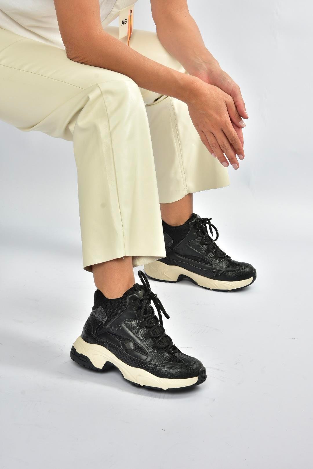 V312415009 Siyah Bilekli Spor Ayakkabı Sneakers