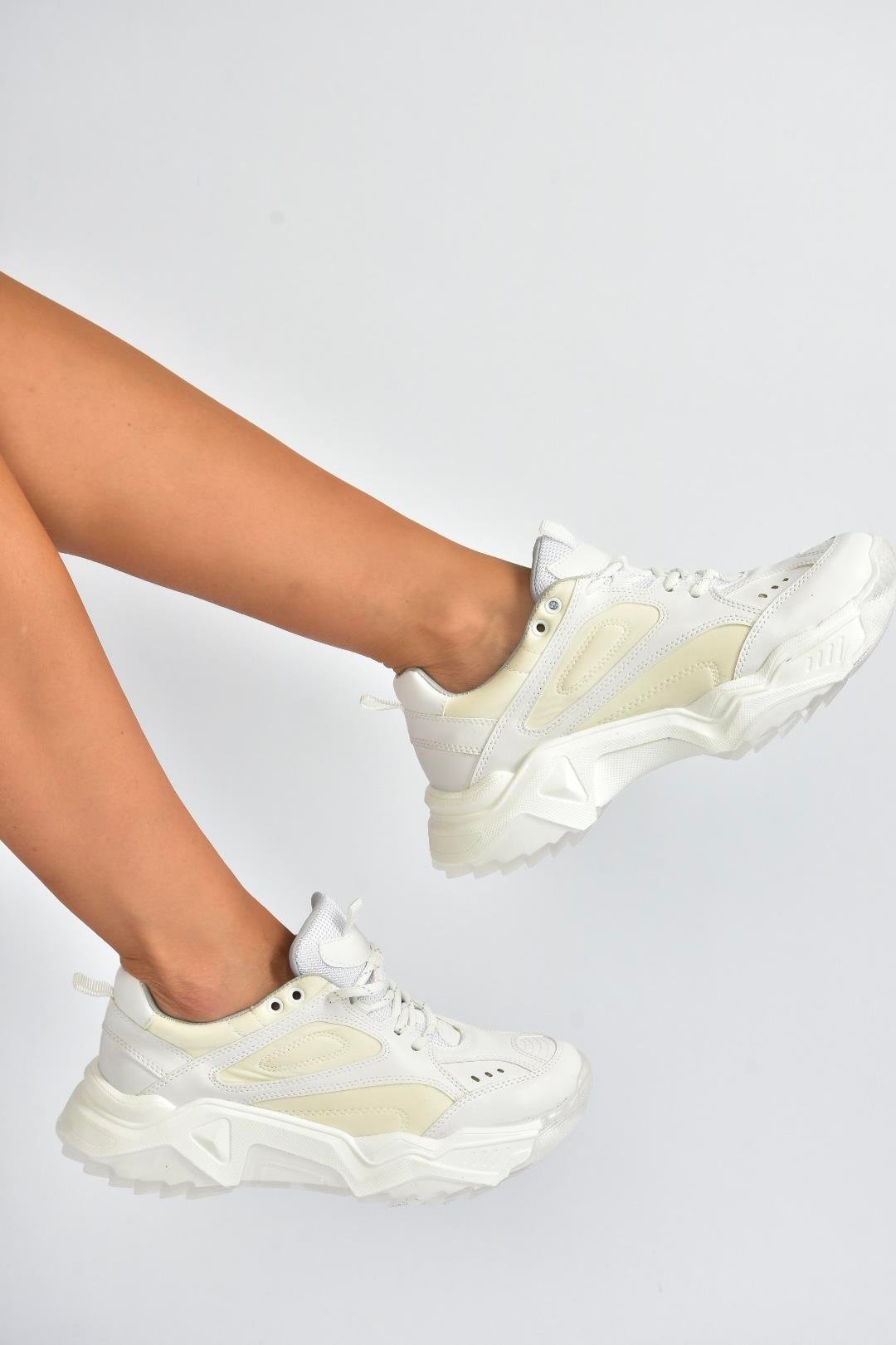 V312611809 Beyaz Kalın Tabanlı Spor Ayakkabı Sneakers