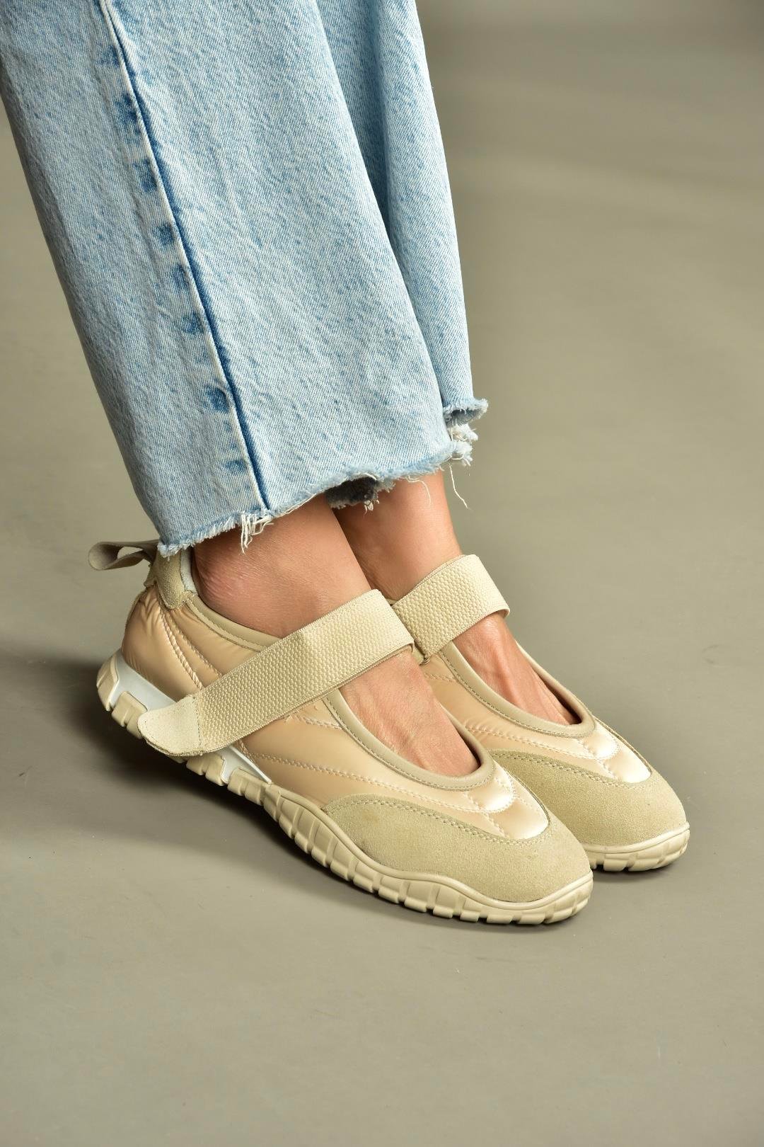 V312651304 Bej Kumaş Bantlı Günlük Kadın Ayakkabı