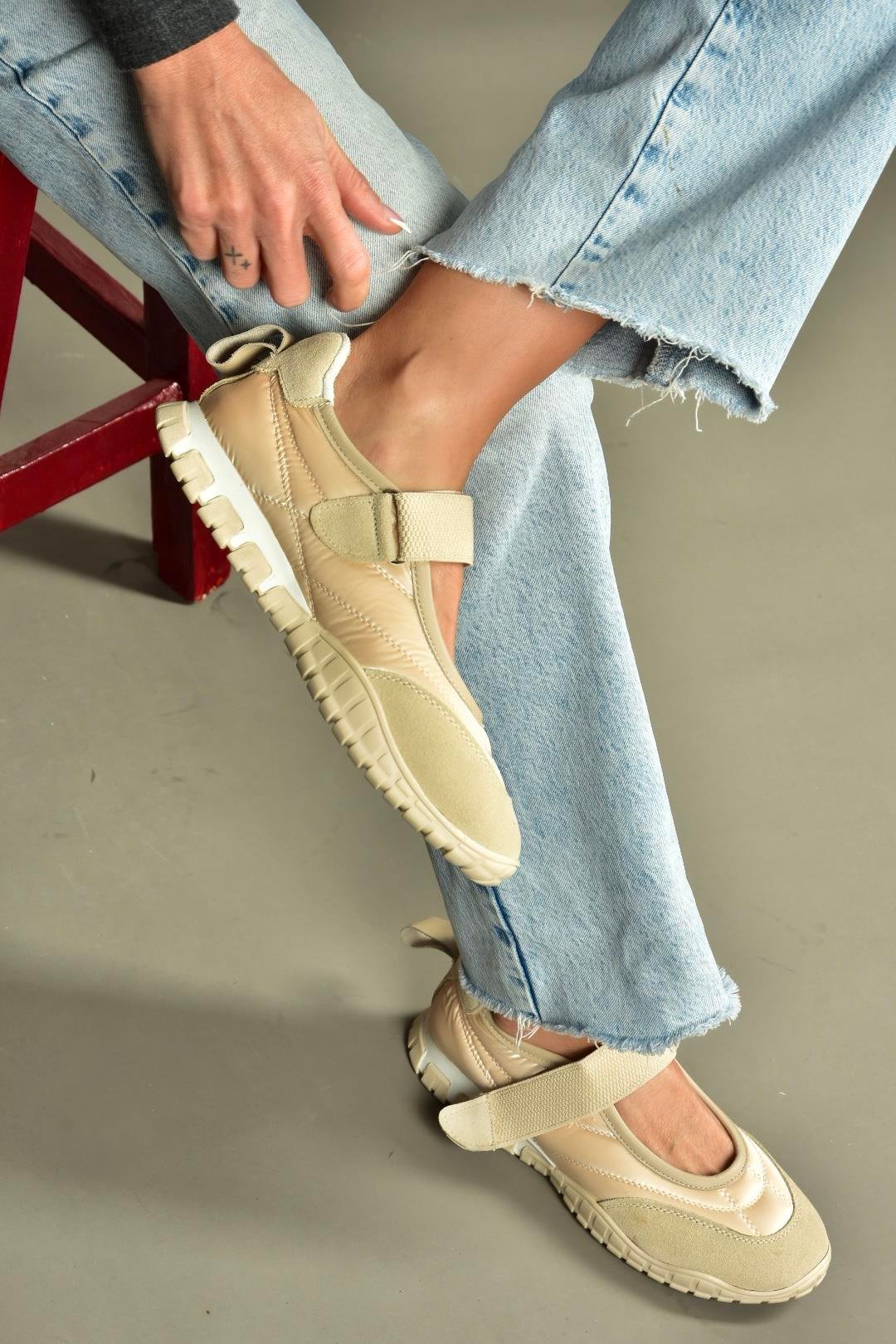 V312651304 Bej Kumaş Bantlı Günlük Kadın Ayakkabı