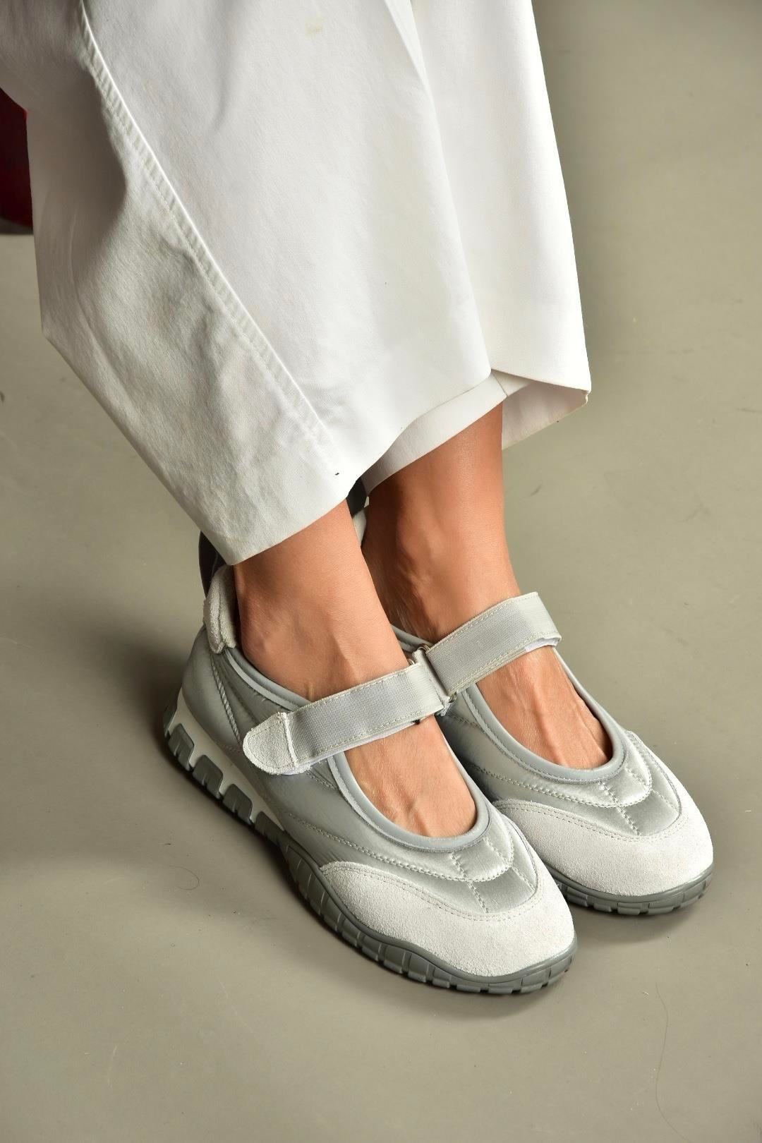 V312651304 Gri Kumaş Bantlı Günlük Kadın Ayakkabı