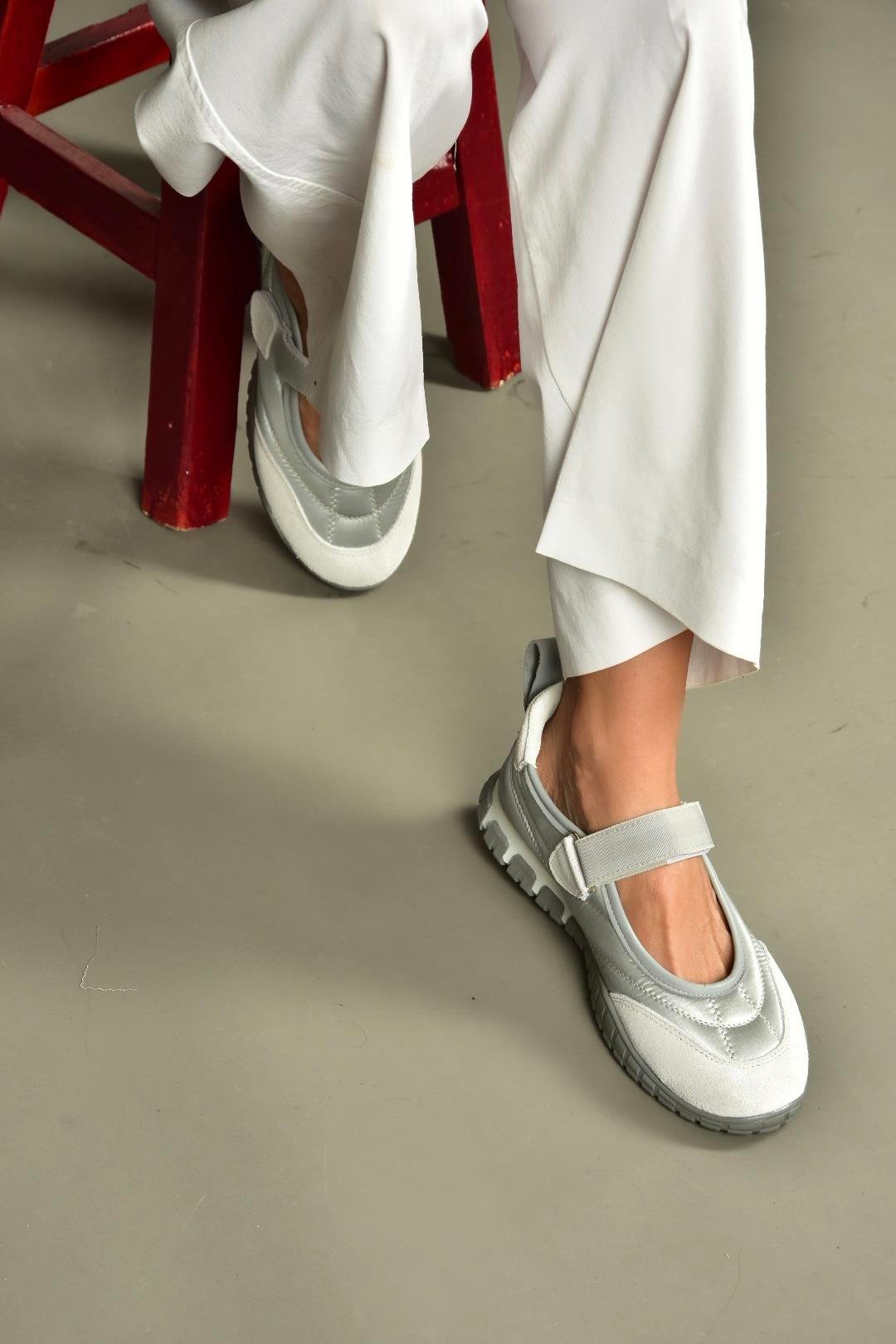 V312651304 Gri Kumaş Bantlı Günlük Kadın Ayakkabı